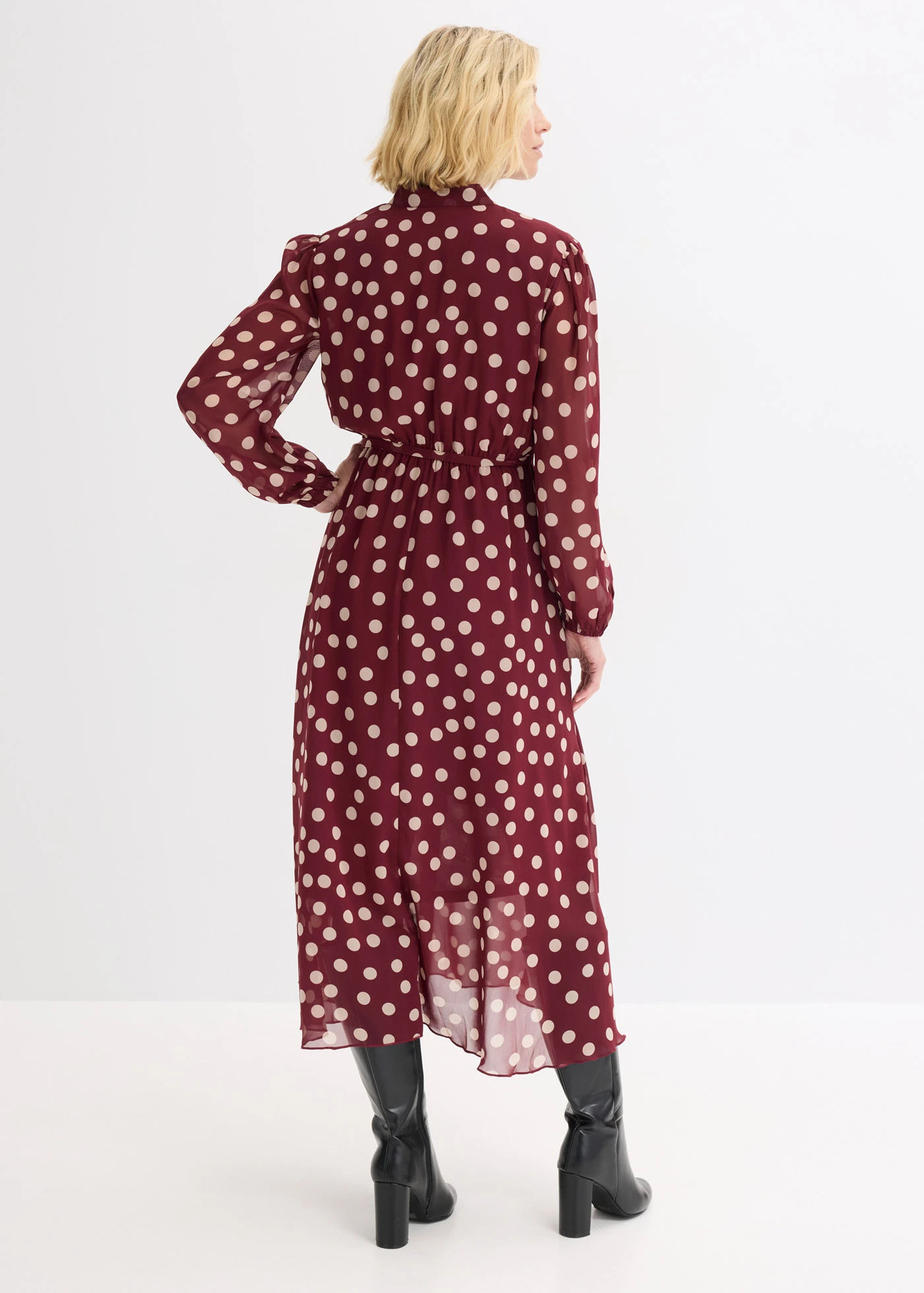 Robe en mousseline à passepoils contrastants • rouge rubis pois sable clair • Boutique bonprix