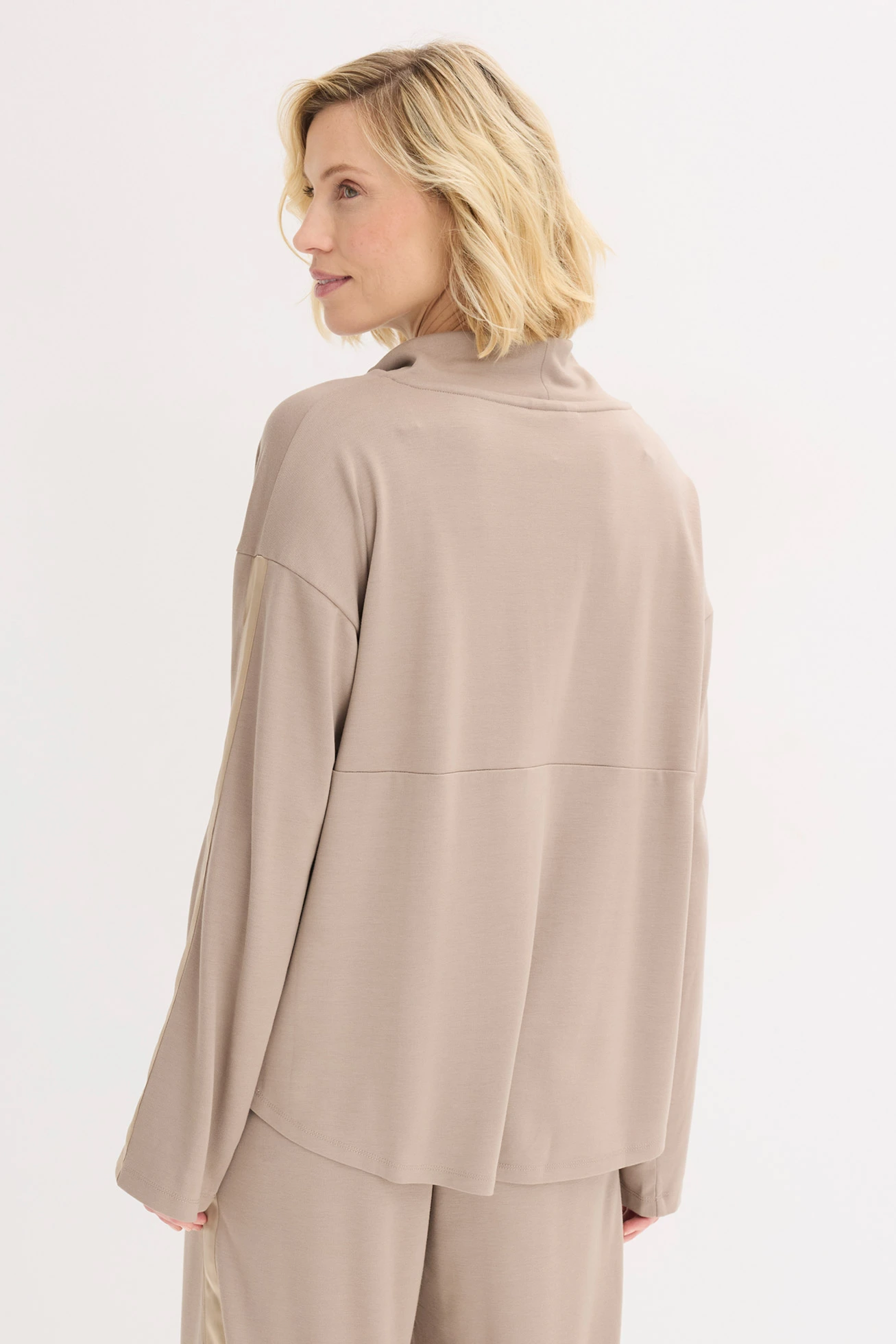 T-shirt confortable en Punto di Roma • taupe • Boutique bonprix