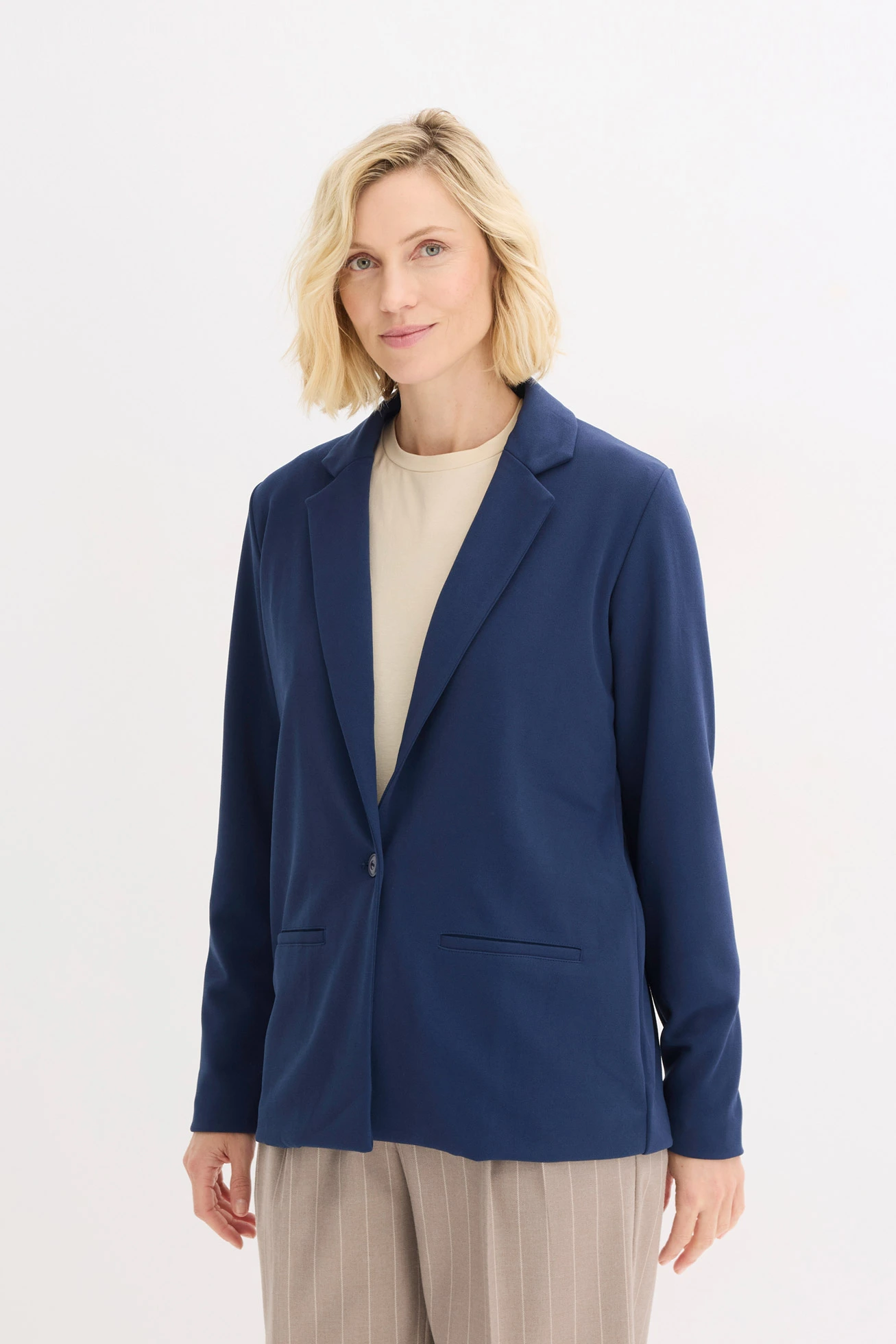 Sacou din jerse creponat • bleumarin • magazin bonprix