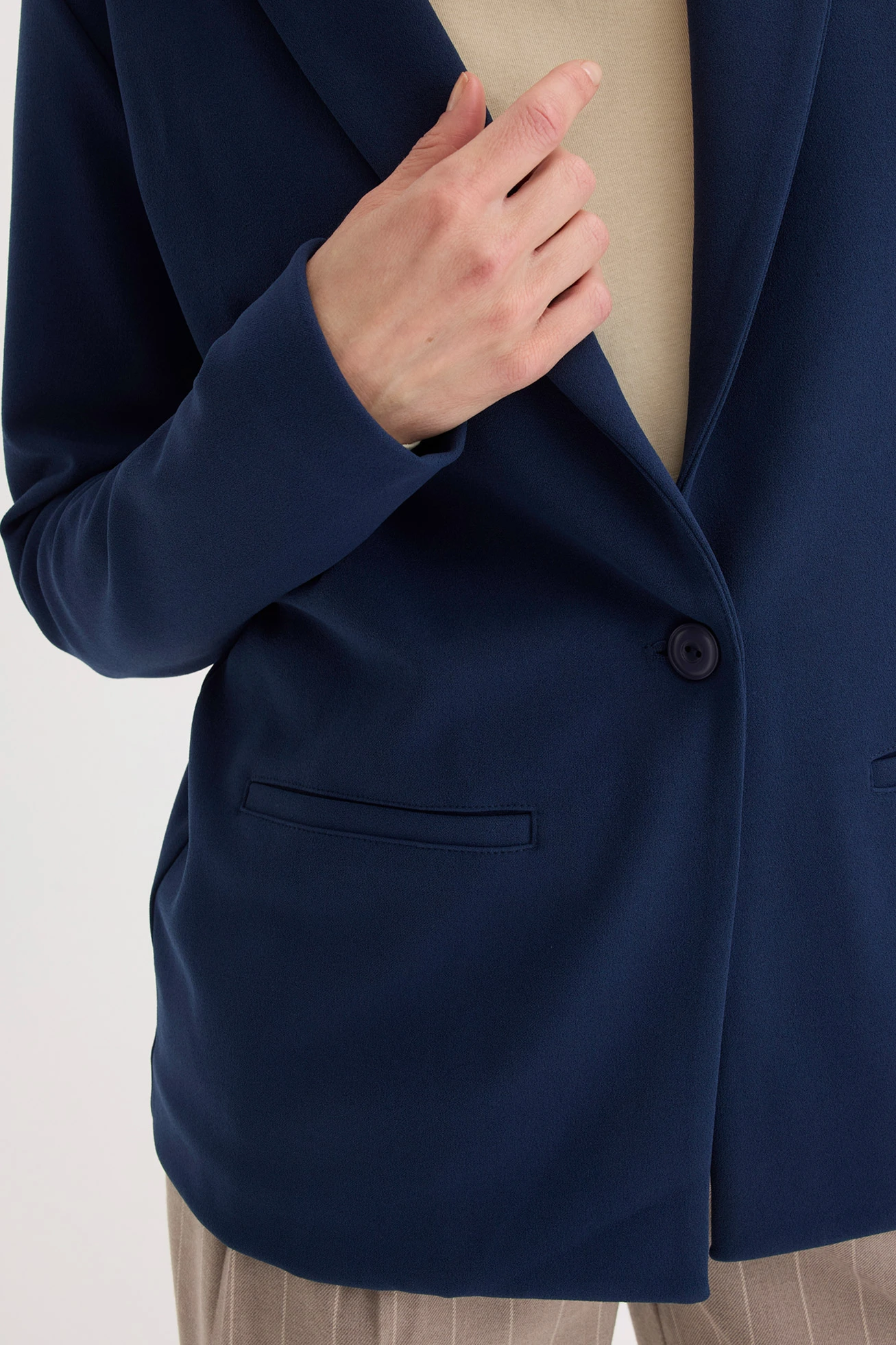 Sacou din jerse creponat • bleumarin • magazin bonprix