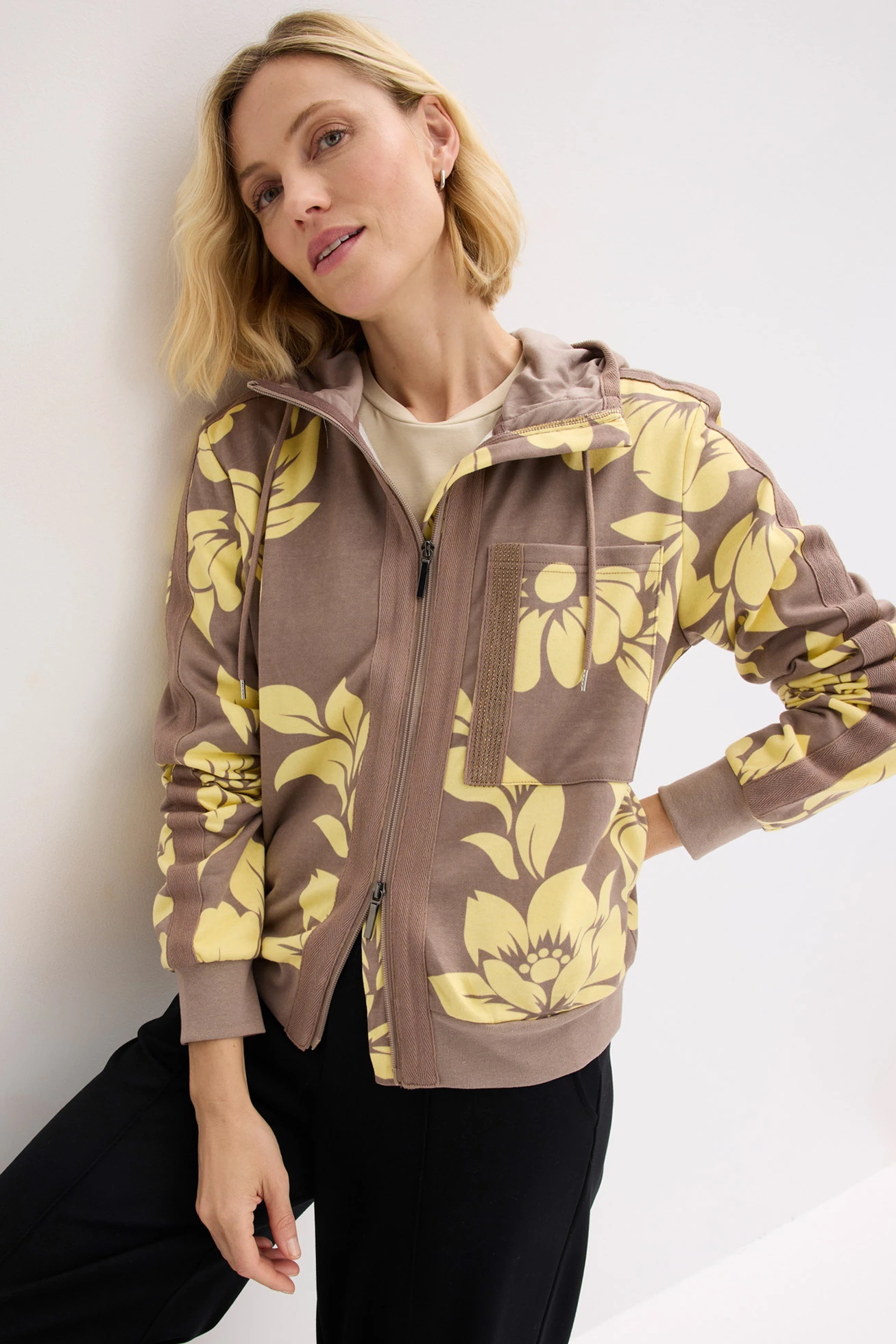 Jachetă casual cu bumbac • gri-bej/galben deschis înflorat • magazin bonprix