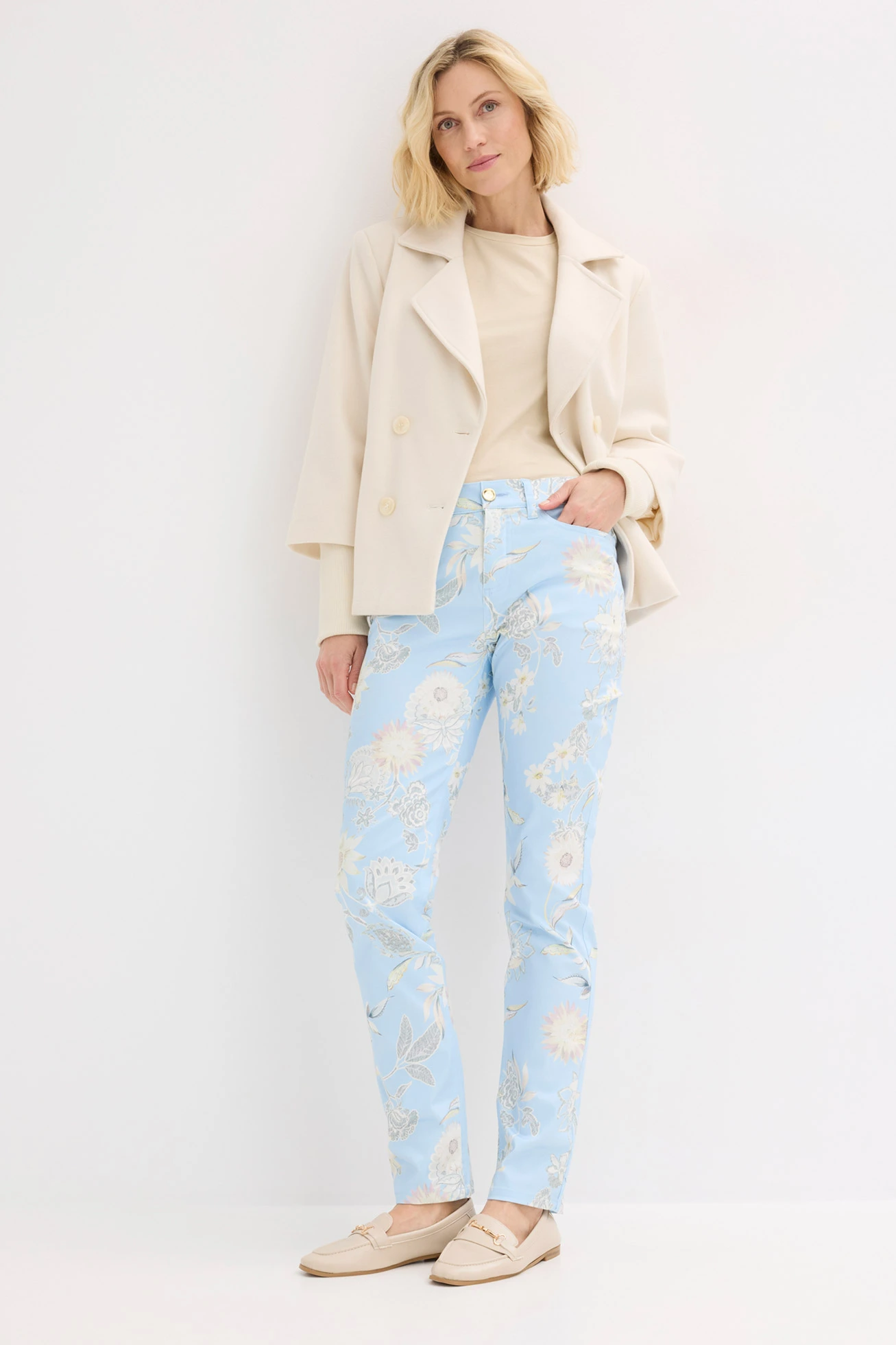 Pantalon extensible imprimé • bleu poudré-sable clair floral • Boutique bonprix