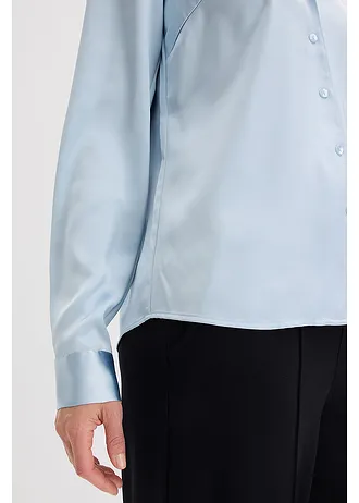 Bluză din satin fin • albastru pudrat • magazin bonprix