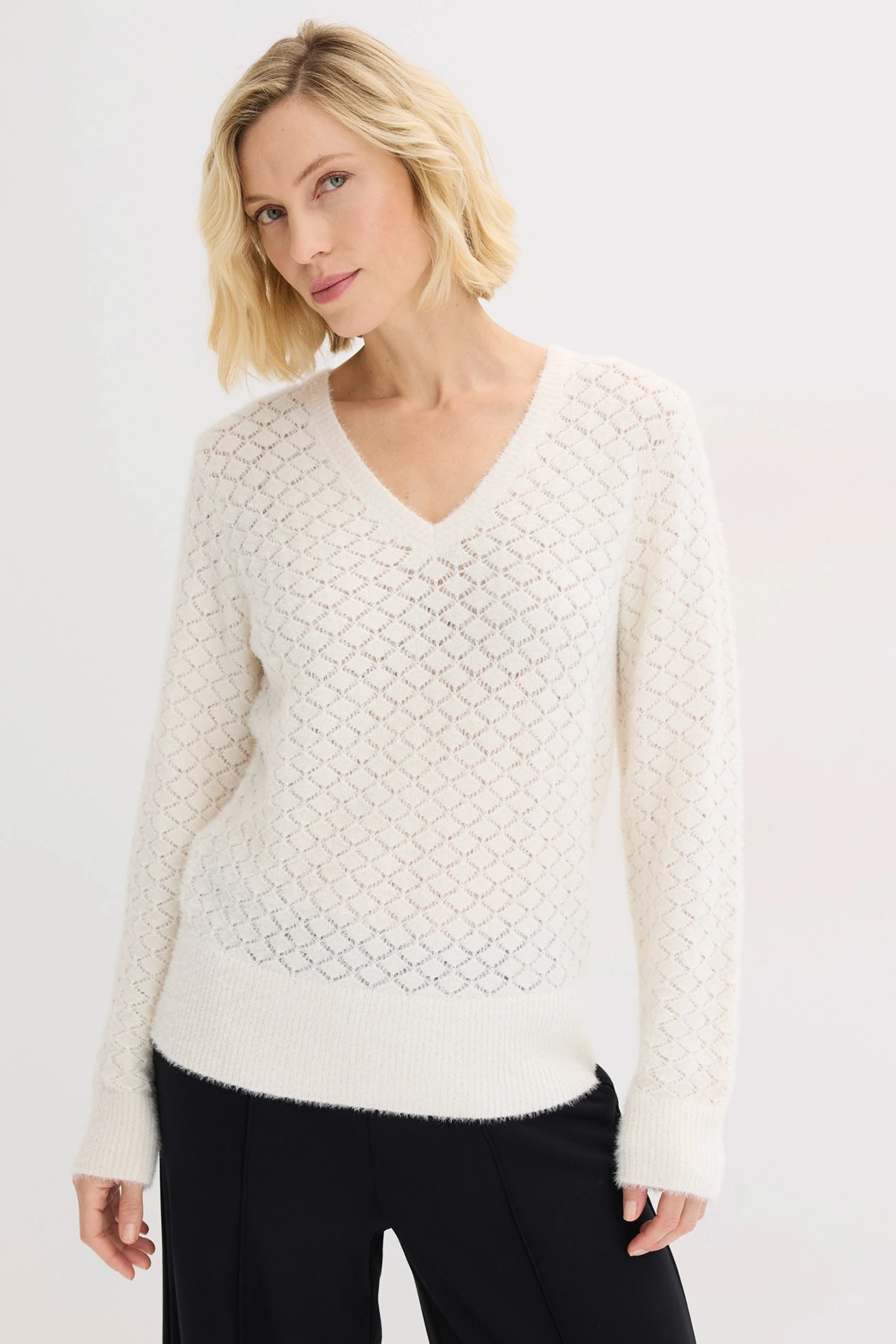 Pull ajouré avec fil peluche • blanc nacré • Boutique bonprix