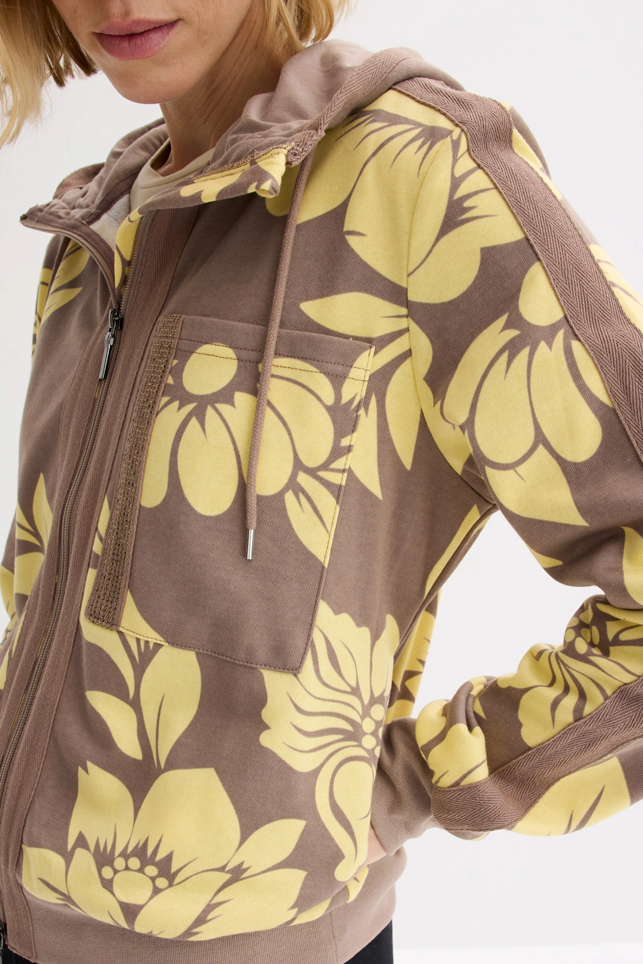 Jachetă casual cu bumbac • gri-bej/galben deschis înflorat • magazin bonprix