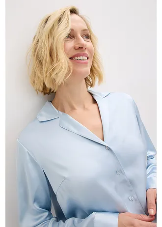 Bluză din satin fin • albastru pudrat • magazin bonprix