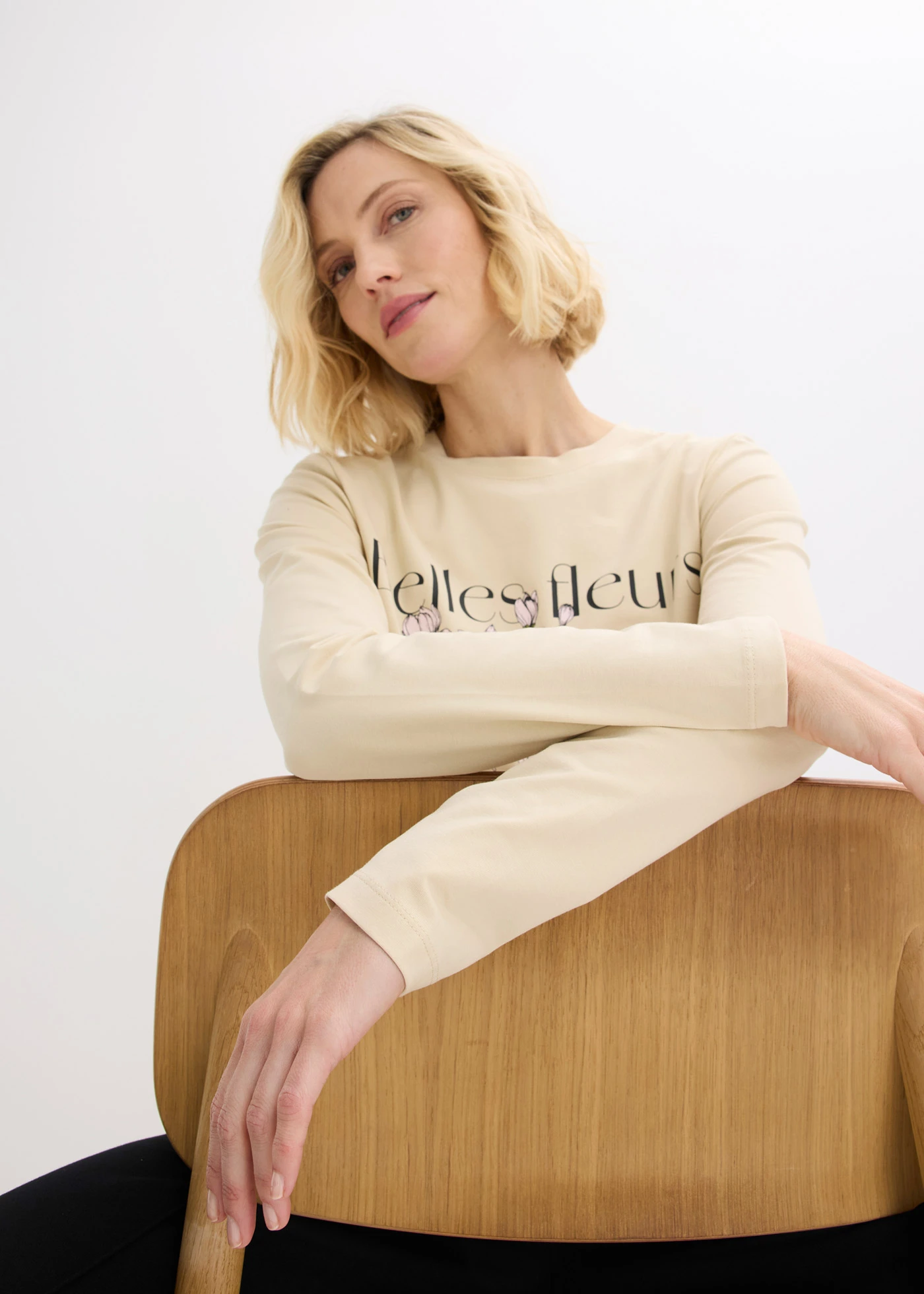 Bluză cu mâneci lungi cu bumbac organic • bej nisipiu mat-verde-kaki cu imprimeu • magazin bonprix