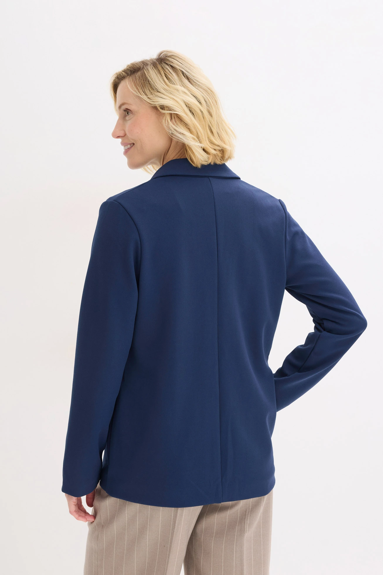 Sacou din jerse creponat • bleumarin • magazin bonprix