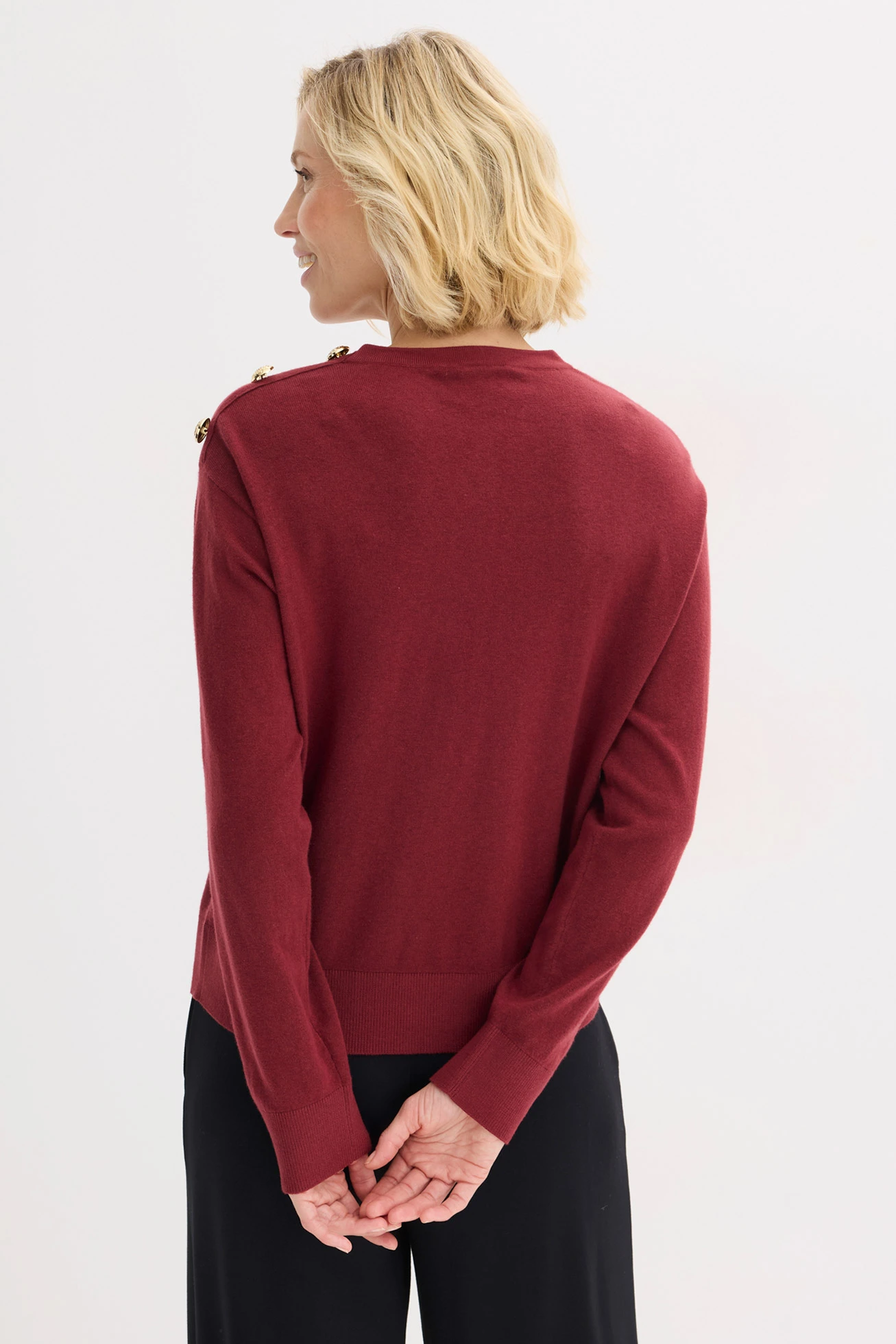 Kötött pulóver gombos részlettel • rubinvörös • bonprix áruház