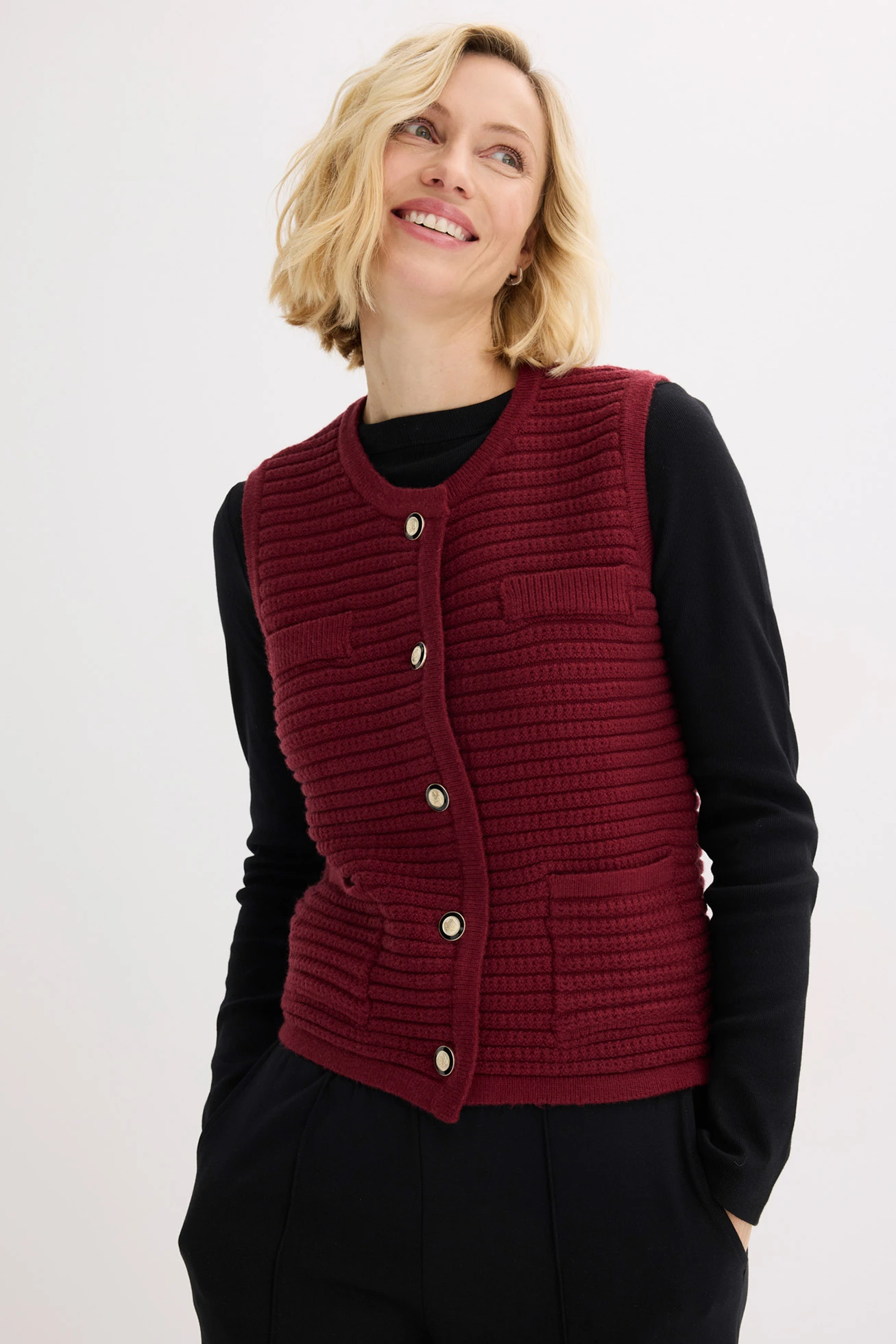 Gebreid vest met viscose • robijnrood • bonprix online shop