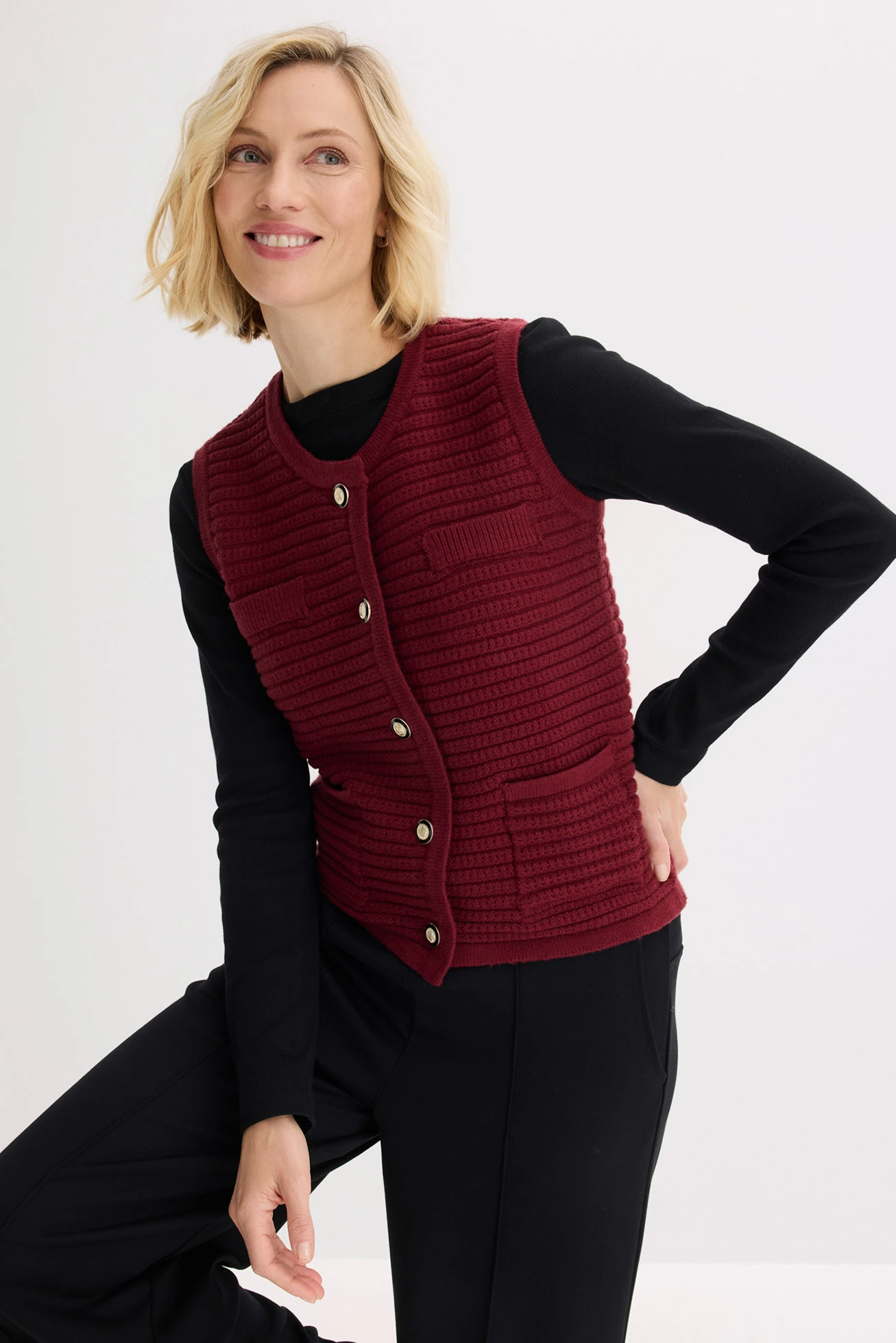 Gebreid vest met viscose • robijnrood • bonprix online shop