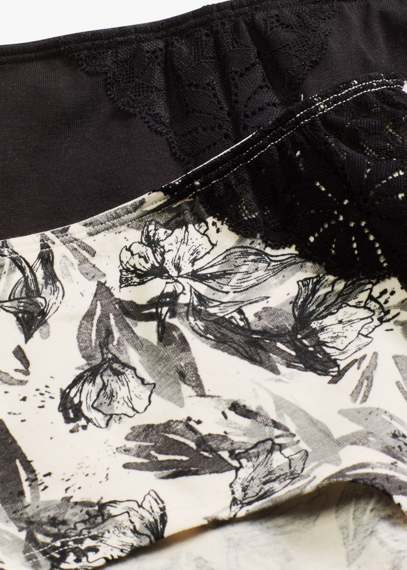 Maxi női alsó (4 db-os csomag) • fekete+natúrbézs-fekete-virágmintás • bonprix áruház