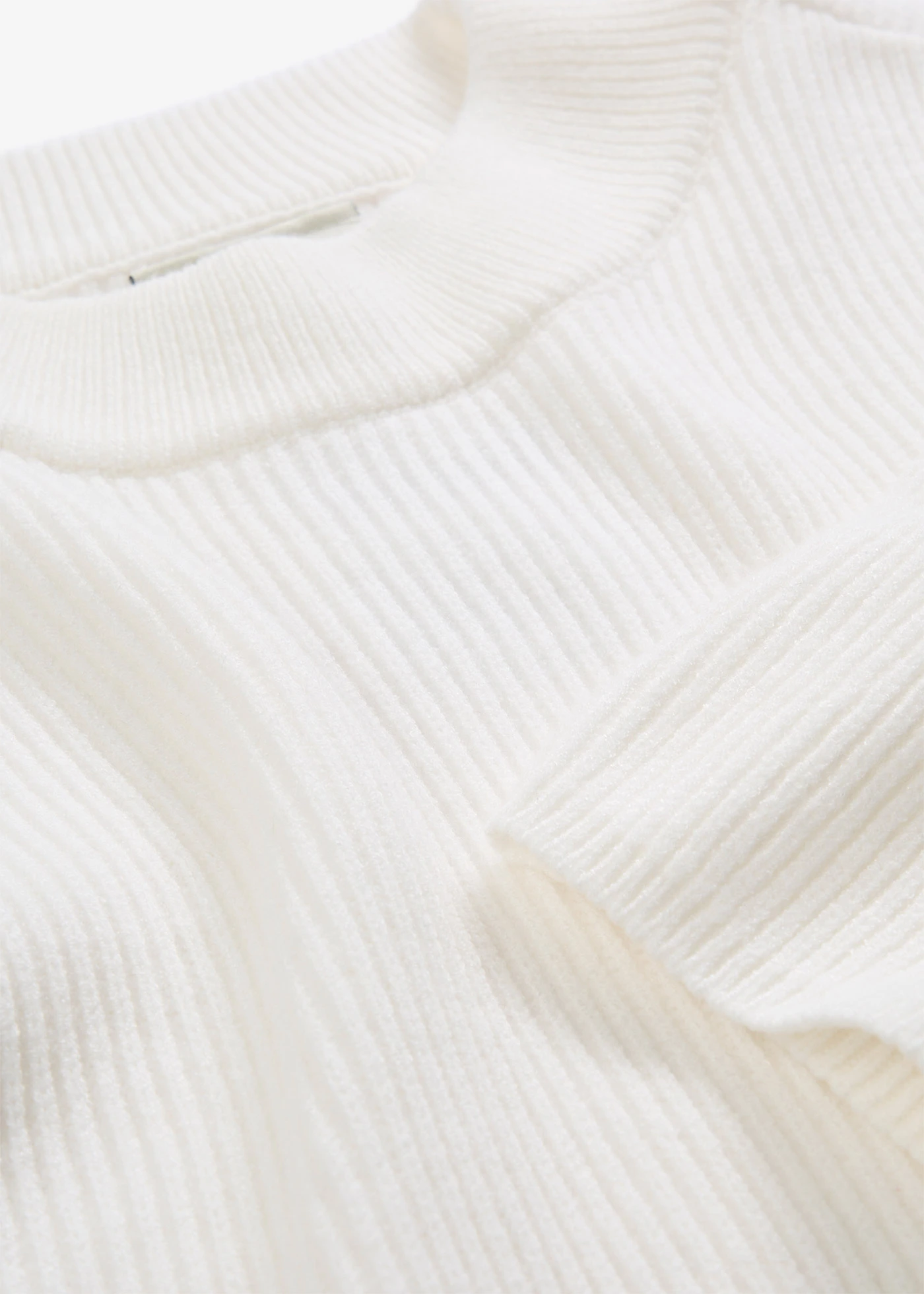 Sweter o pudełkowym kroju z mieszanki wiskozy • biel wełny • sklep bonprix