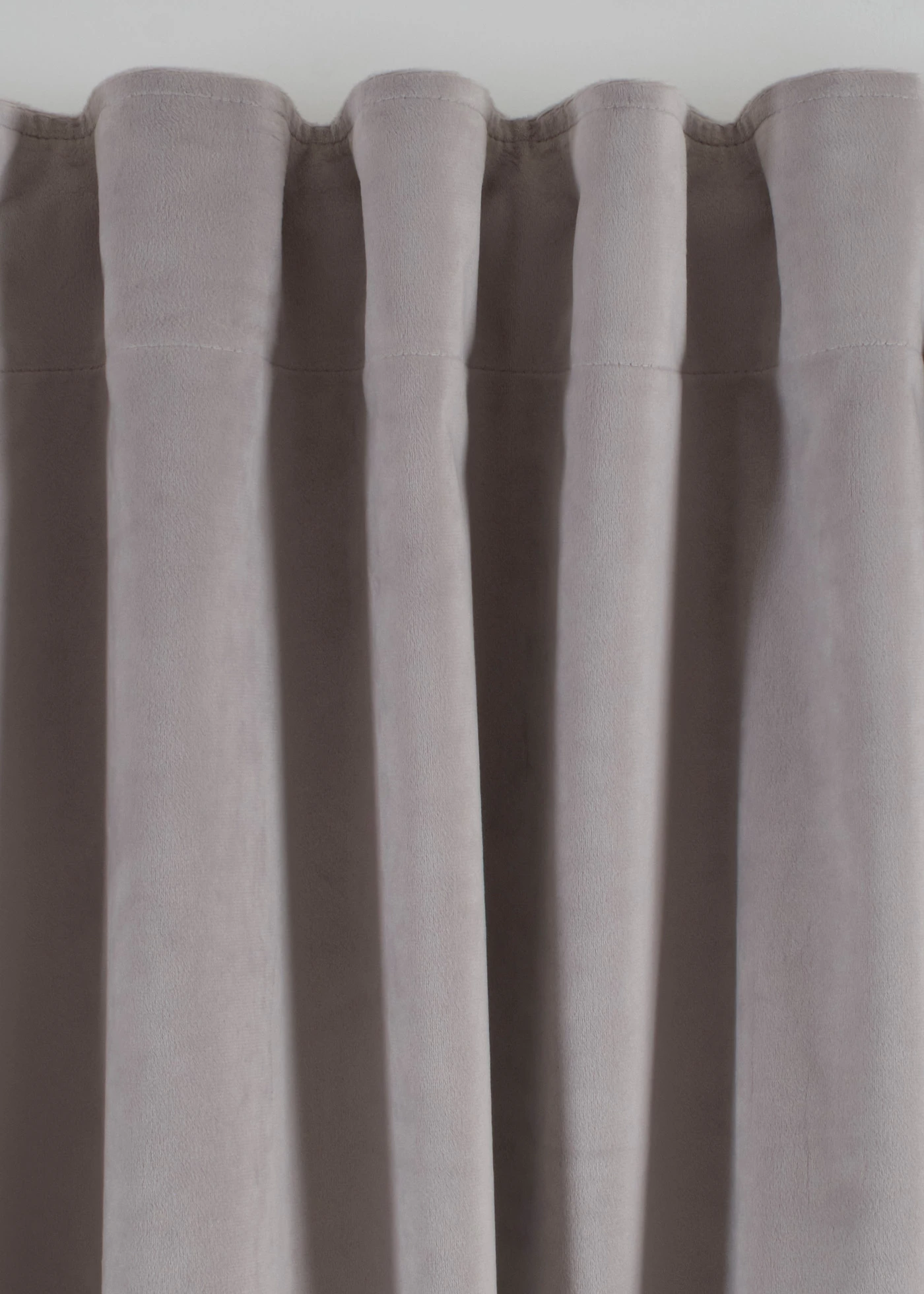 Rideau occultant et thermique au toucher velouté (1 pce) • gris clair • Boutique bonprix