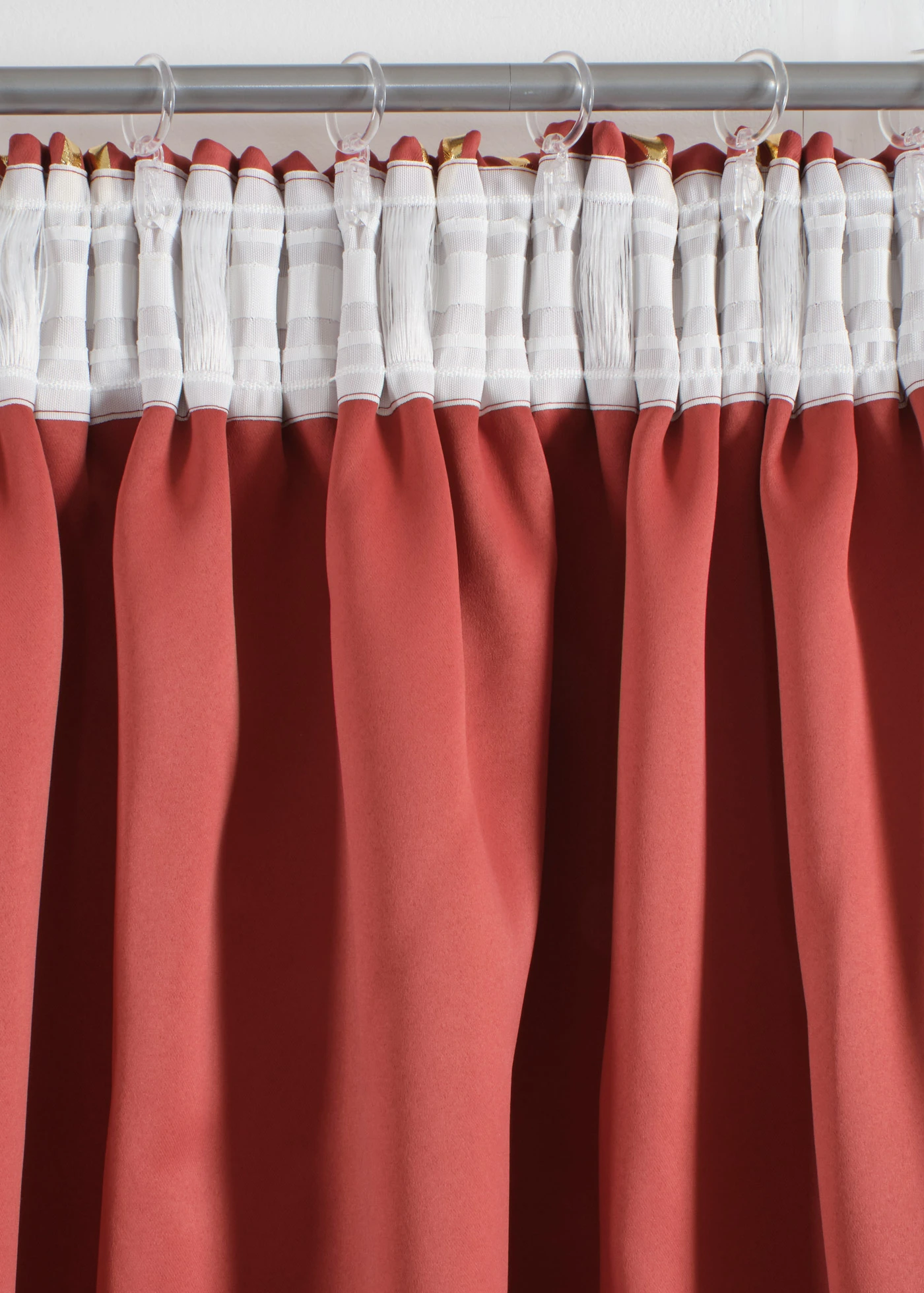 Draperie opacă suprafața lucios (1 buc.) • maro-marsala/auriu • magazin bonprix