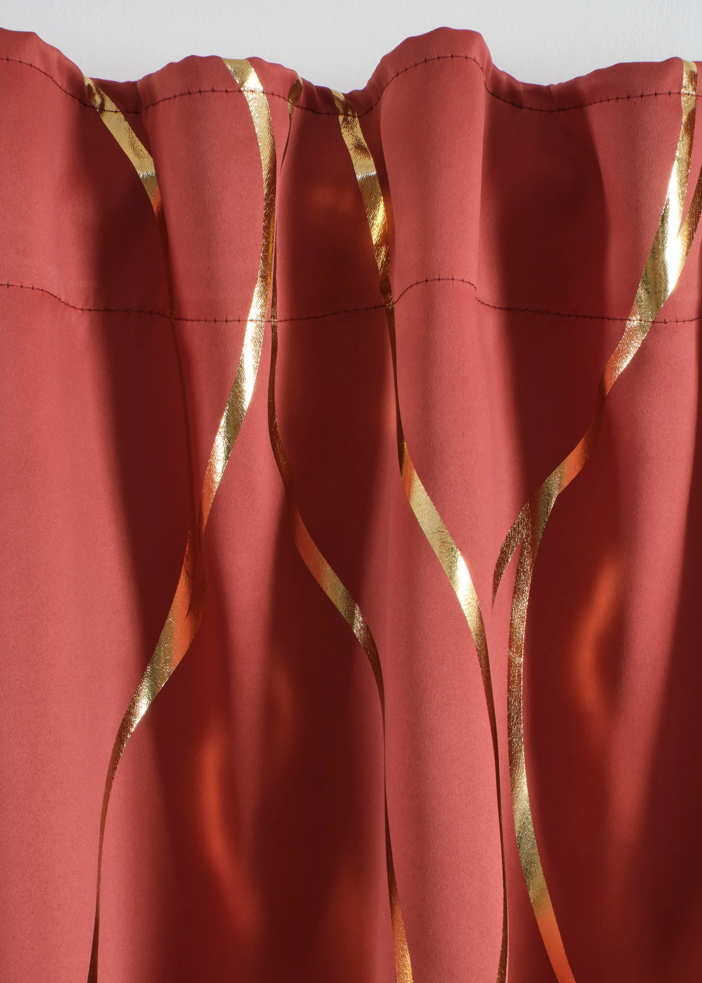 Rideau obscurcissant à imprimé brillant (1 pce) • brun marsala/doré • Boutique bonprix