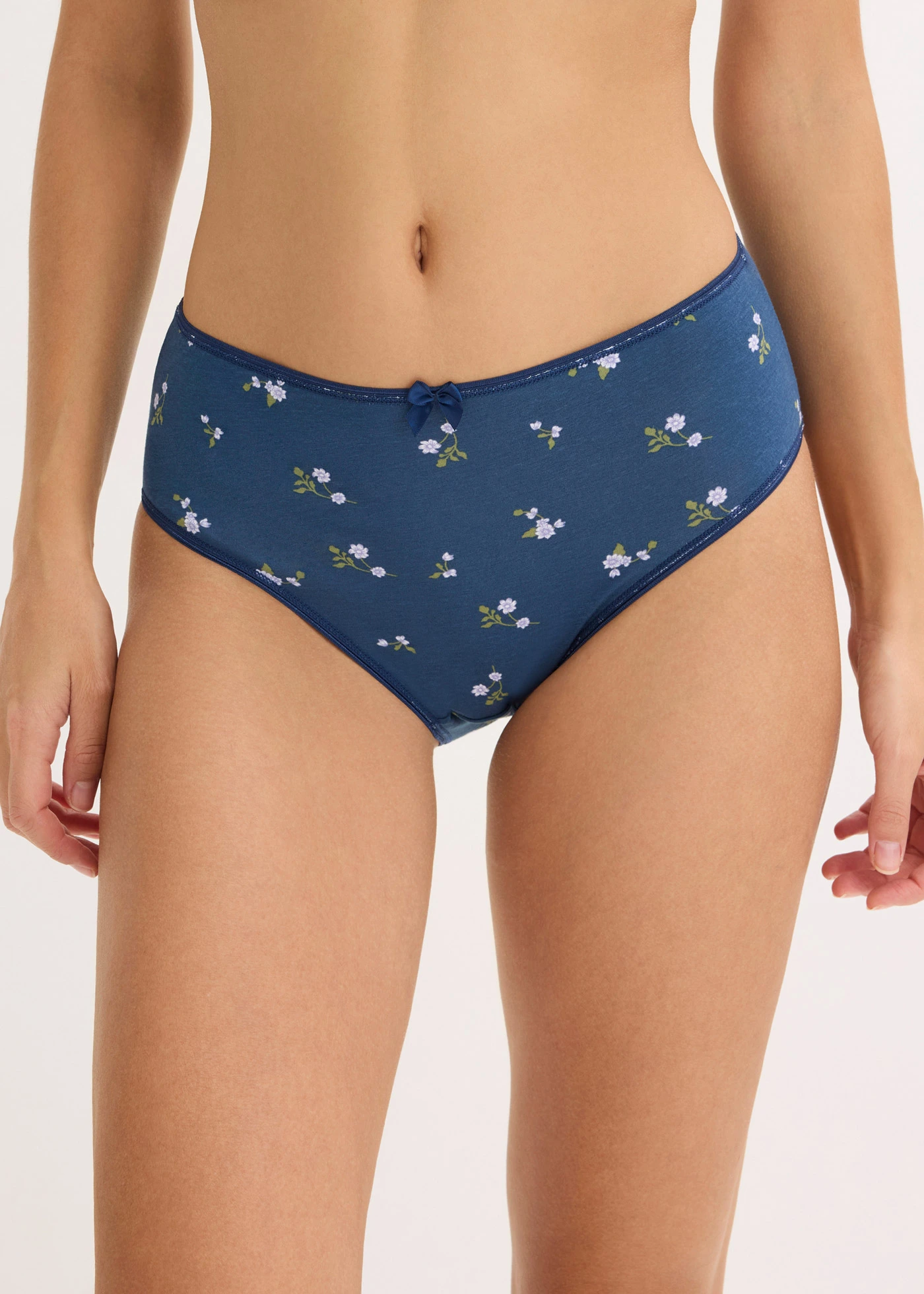 Chilot maxi din material cu bumbac pentru un plus de confort (5 perechi/pachet) • albastru floral + lavandă deschis + albastru • magazin bonprix