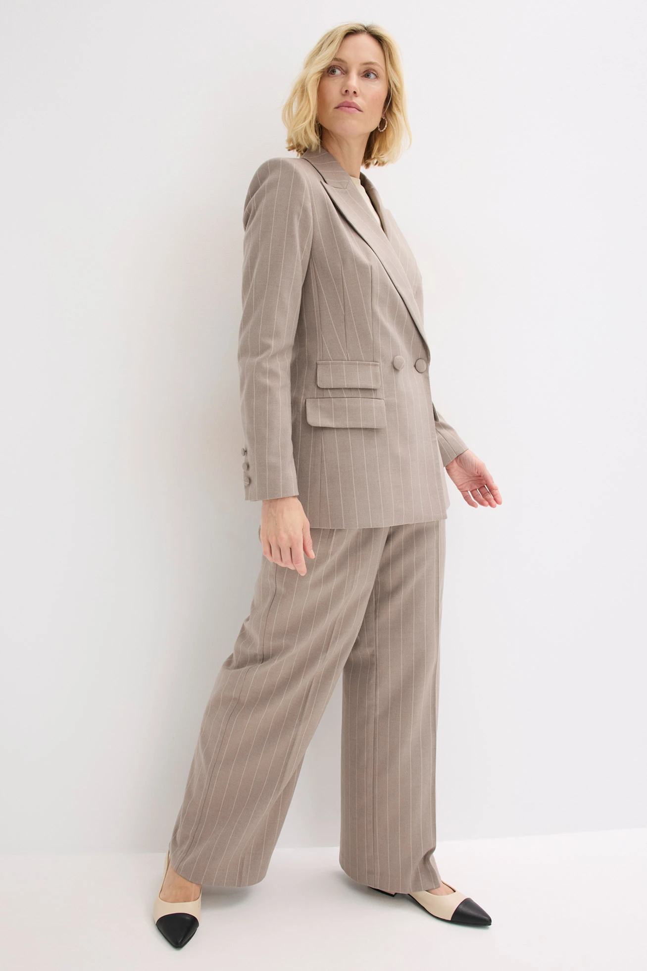 Sacou cu dungi subțiri • gri-bej/alb perlat cu dungi • magazin bonprix