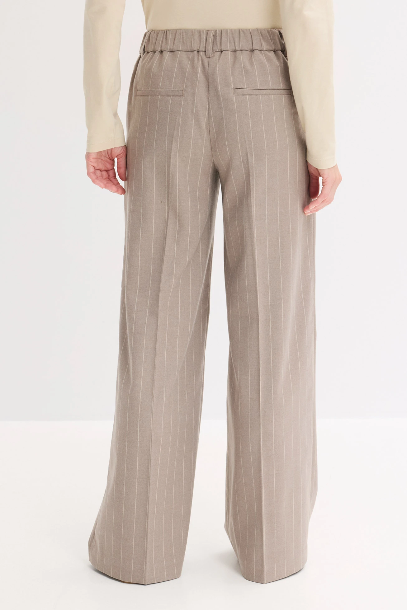 Pantaloni Marlene cu dungi subțiri • gri-bej/alb perlat cu dungi • magazin bonprix