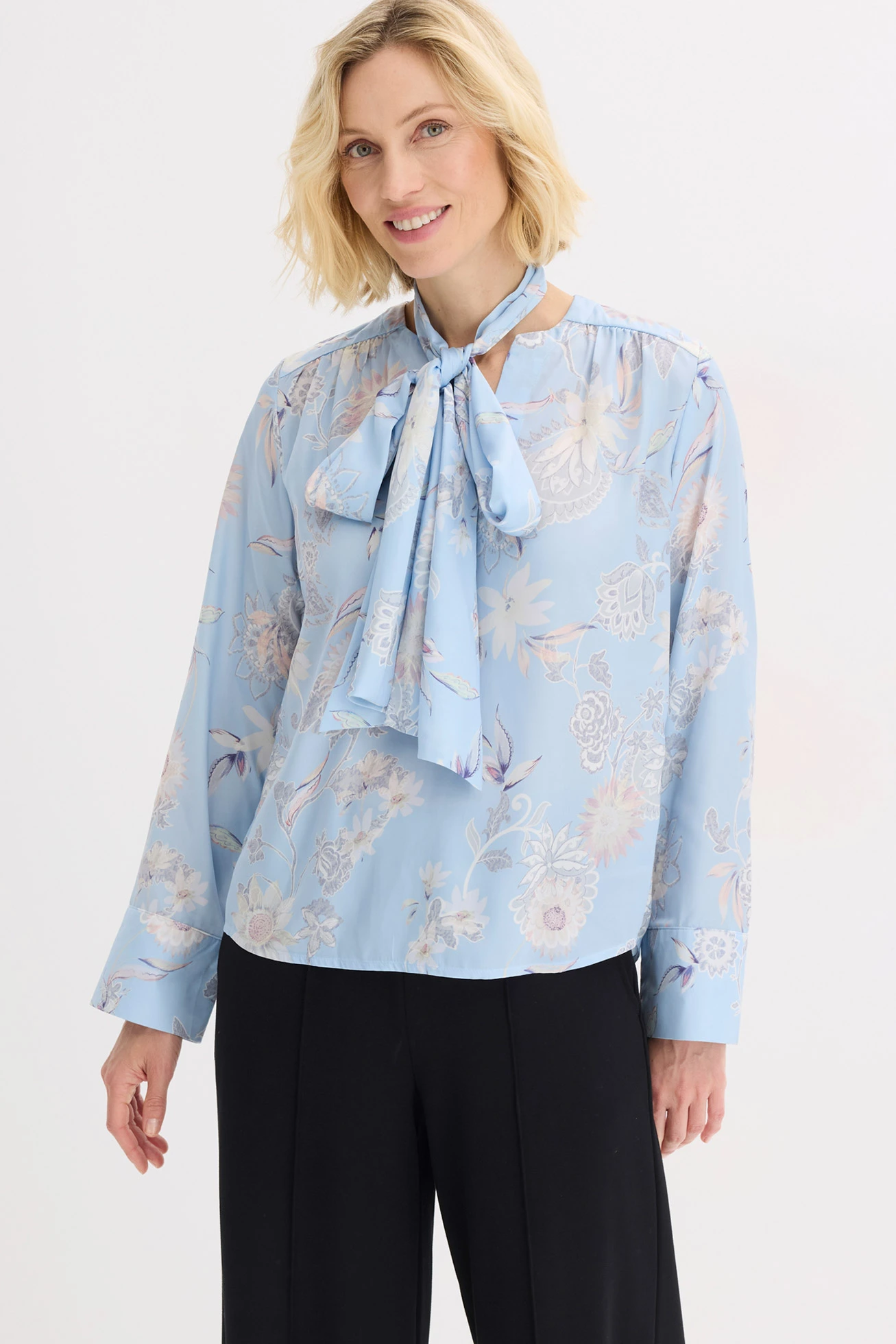 Tunică din satin fin • albastru pudrat-bej nisipiu mat • magazin bonprix