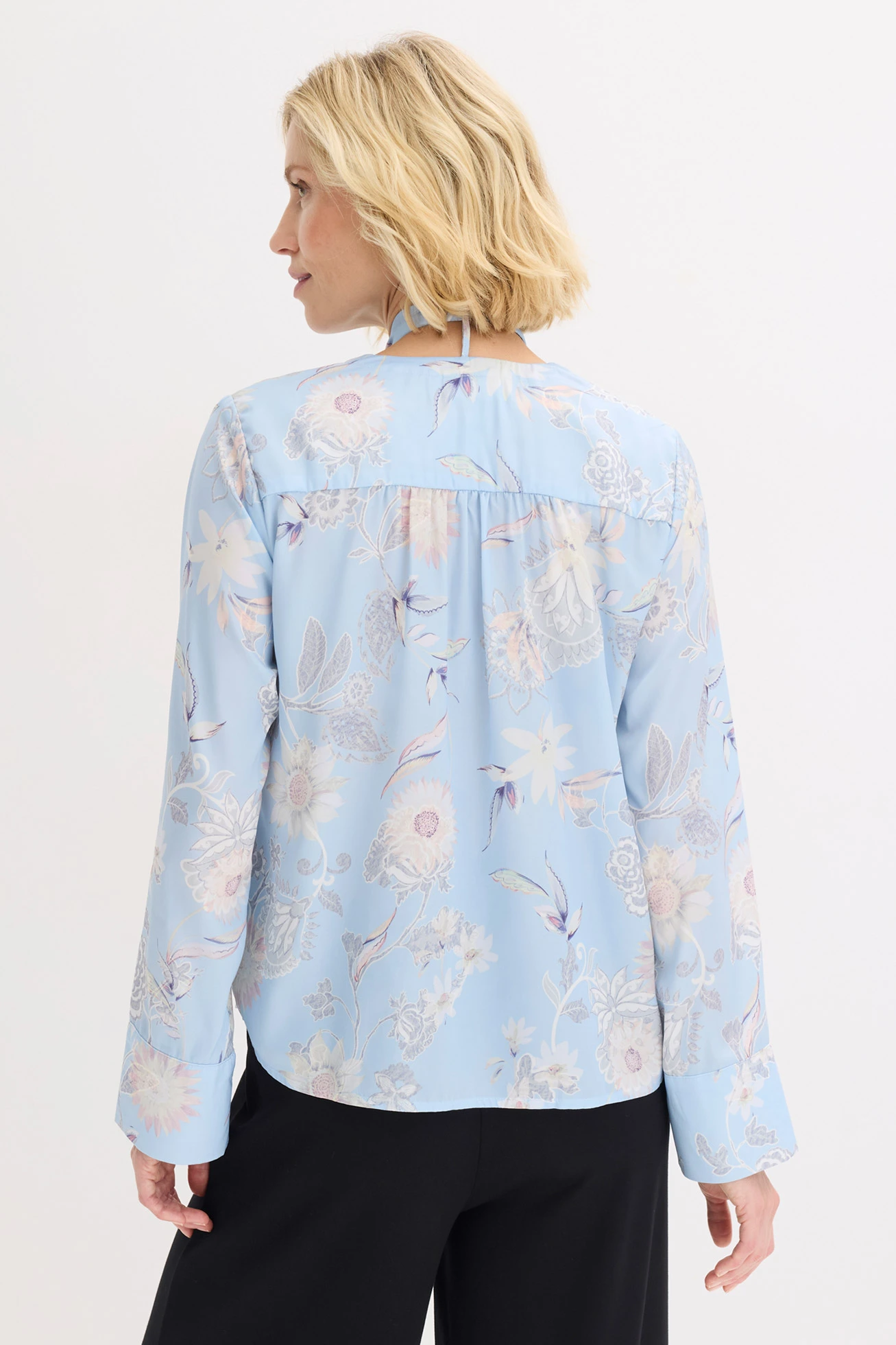 Tunică din satin fin • albastru pudrat-bej nisipiu mat • magazin bonprix