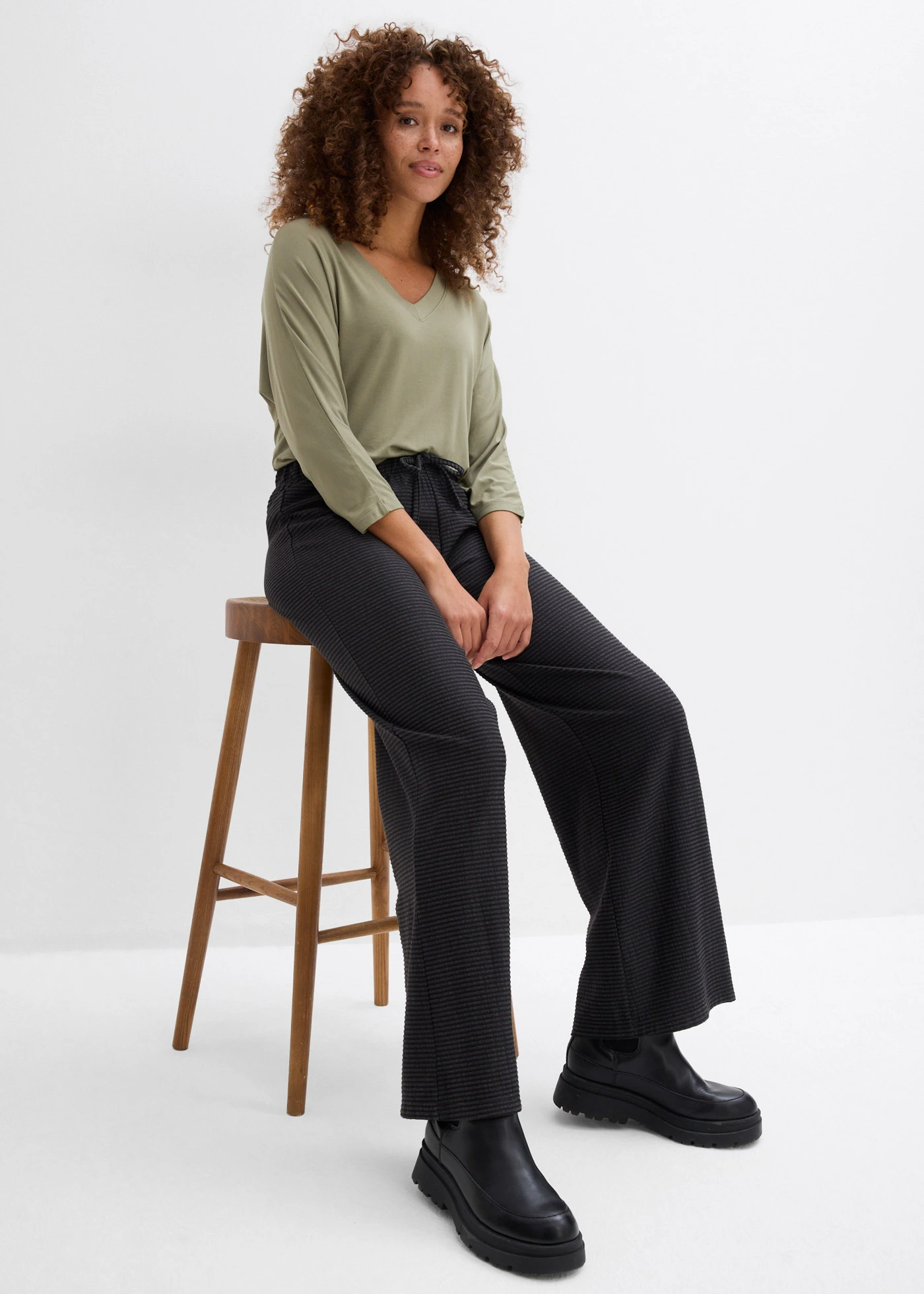 Pantaloni cu dungi din jerse, cu șiret, din amestec cu bumbac • antracit melanj/negru cu dungi • magazin bonprix