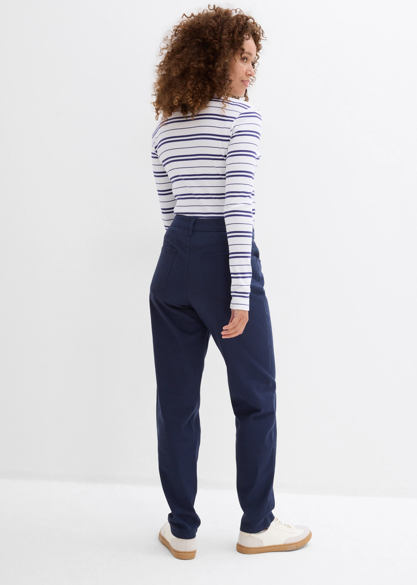Pantaloni din twill din mix de bumbac și elastan • bleumarin • magazin bonprix