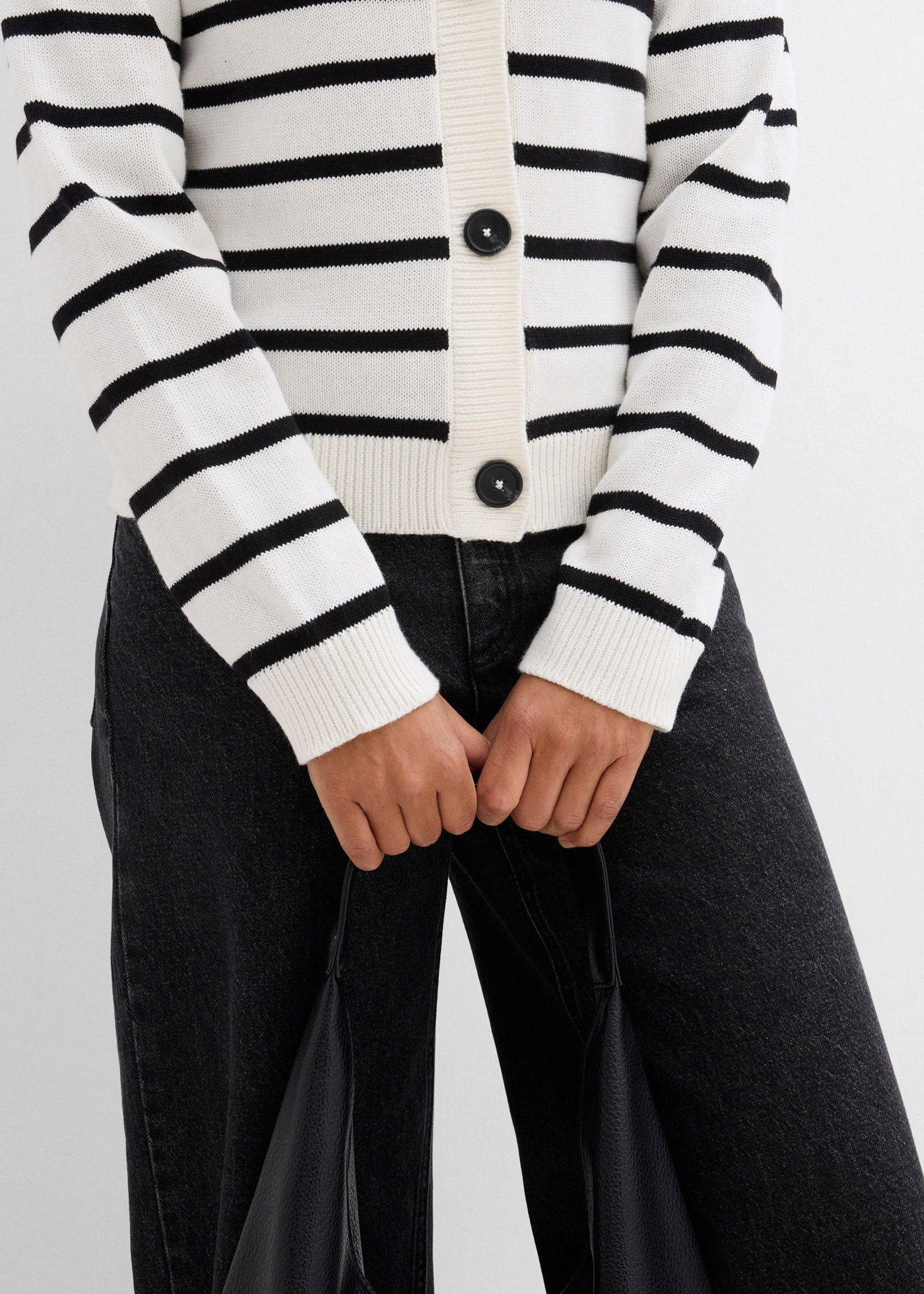 Kardigan z mieszanki bawełny • biel wełny - czarny w paski • sklep bonprix