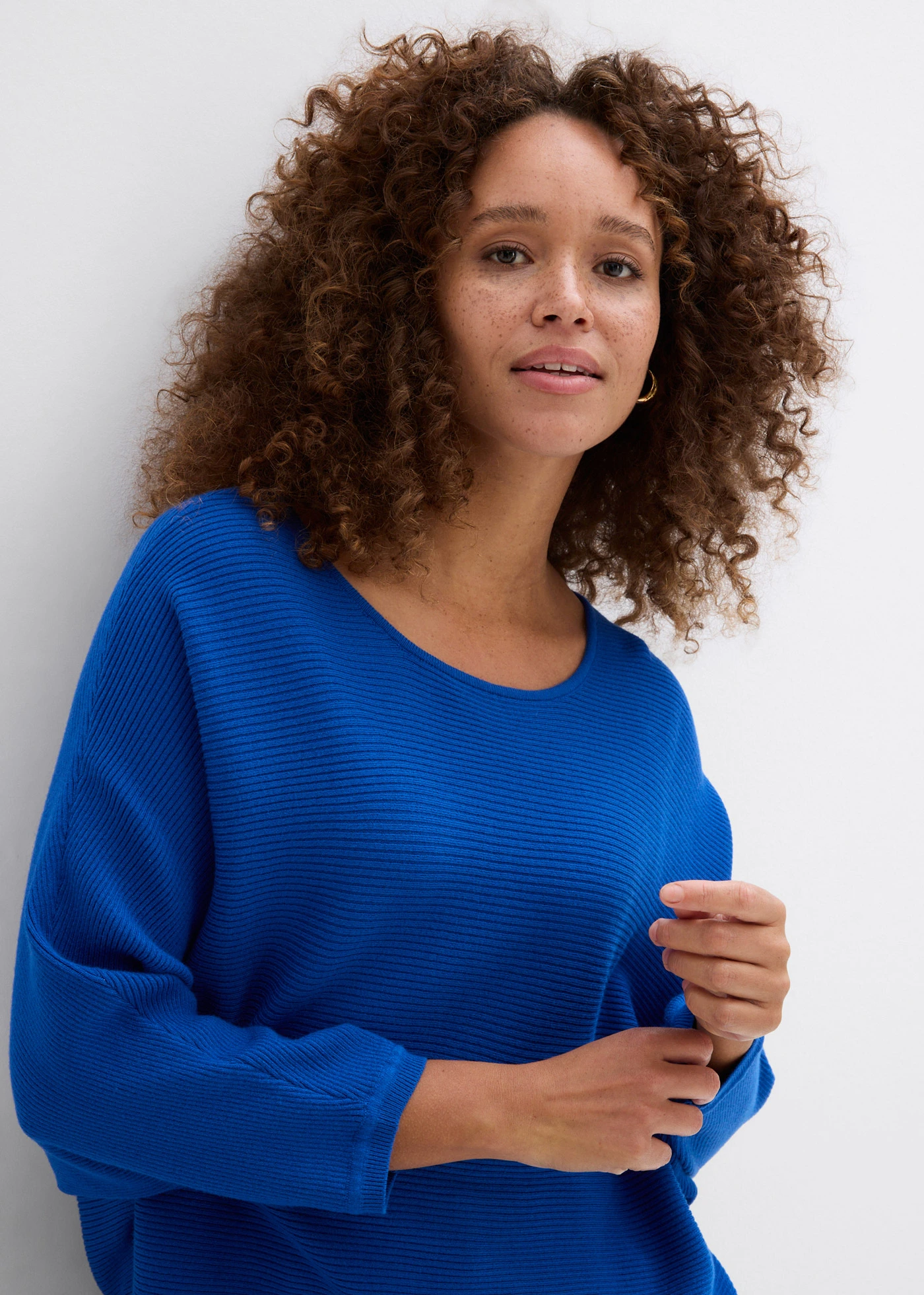 Pulover ripsat oversize, din material cu viscoză • albastru arctic • magazin bonprix