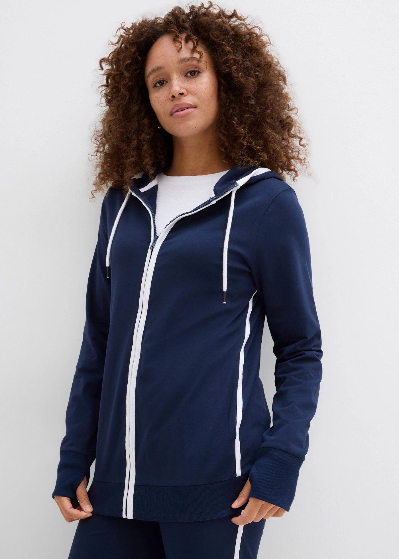 Trening din bumbac, stretch  (set/2 piese) • bleumarin/alb • magazin bonprix