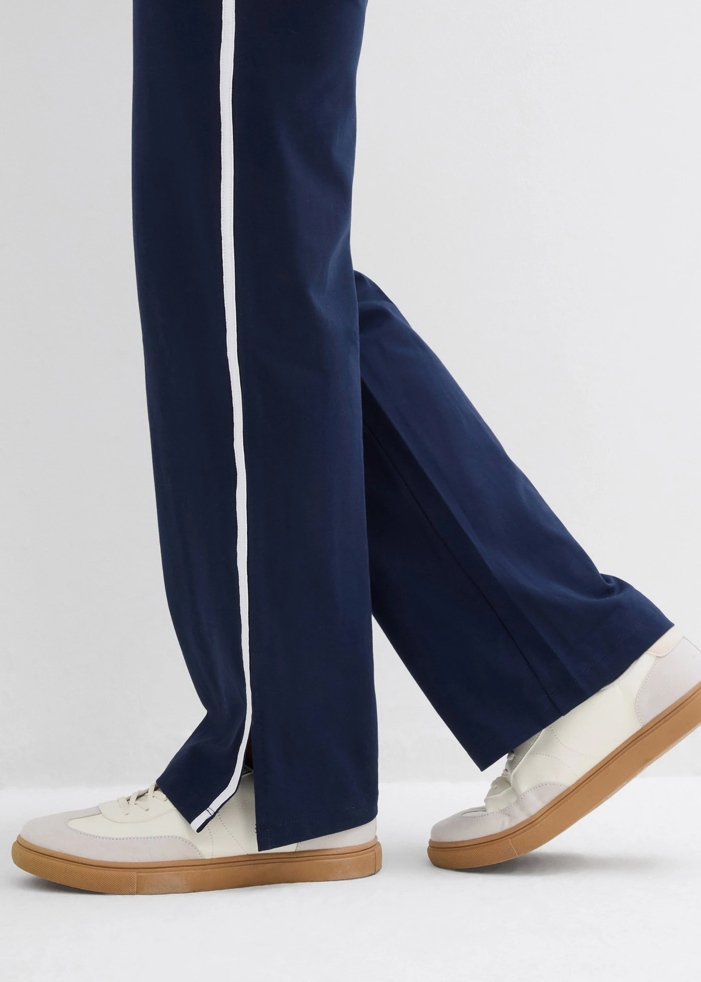 Trening din bumbac, stretch  (set/2 piese) • bleumarin/alb • magazin bonprix