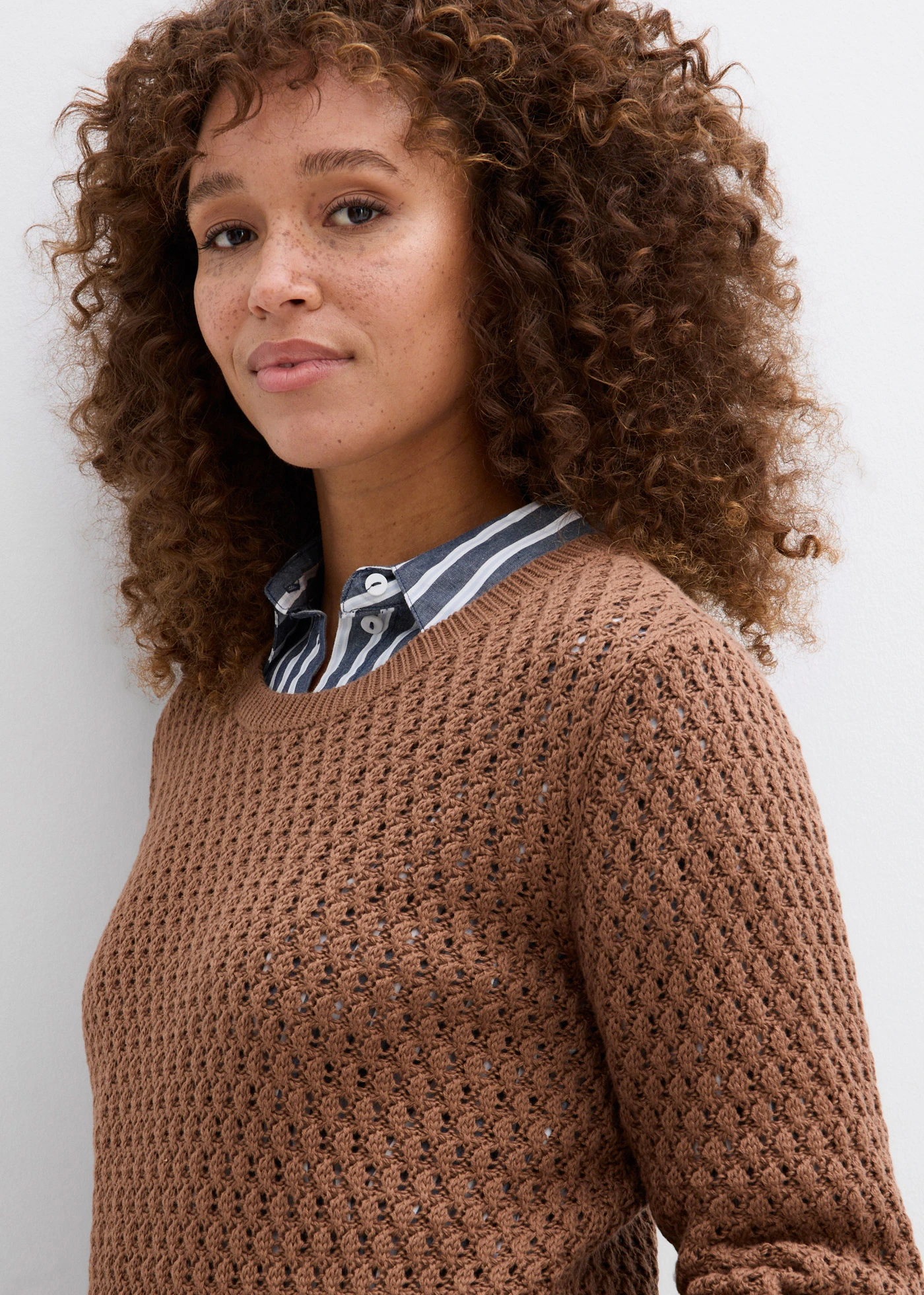 Pulover cu tricot texturat, din material cu bumbac • maro castaniu • magazin bonprix