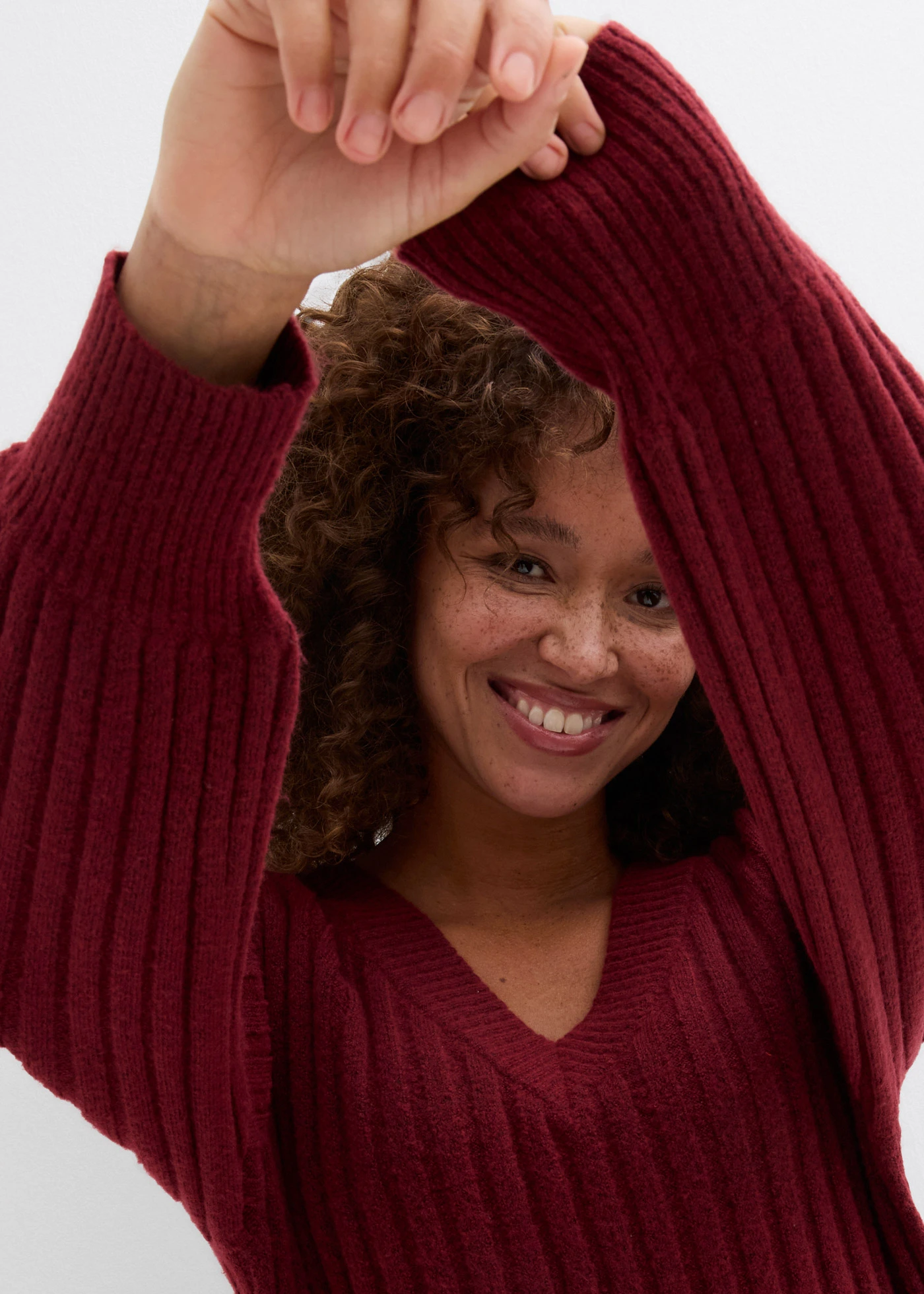 Kötött ruha • rubinvörös • bonprix áruház