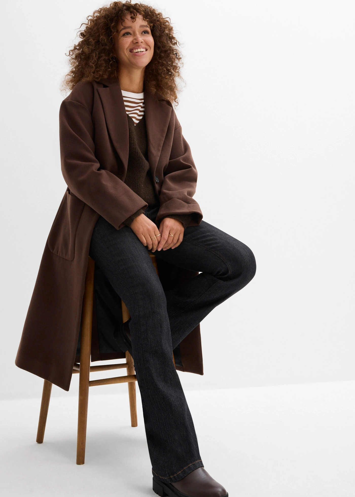 Blugi evazați High Waist, cu talie comodă • negru denim • magazin bonprix