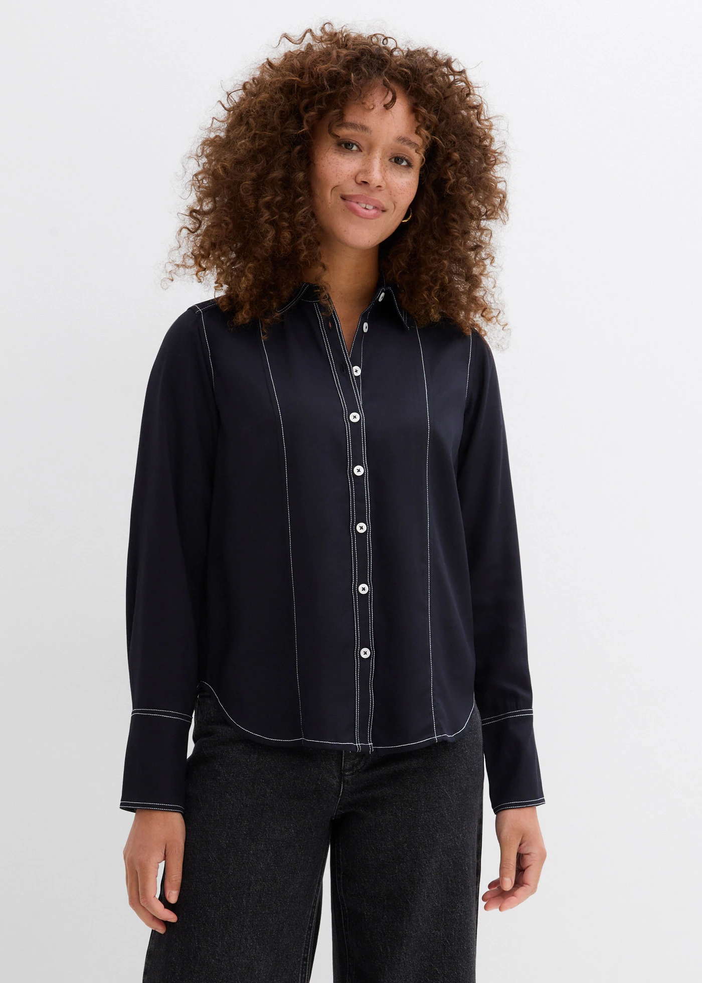 Blouse van viscose • zwart/wolwit • bonprix online shop