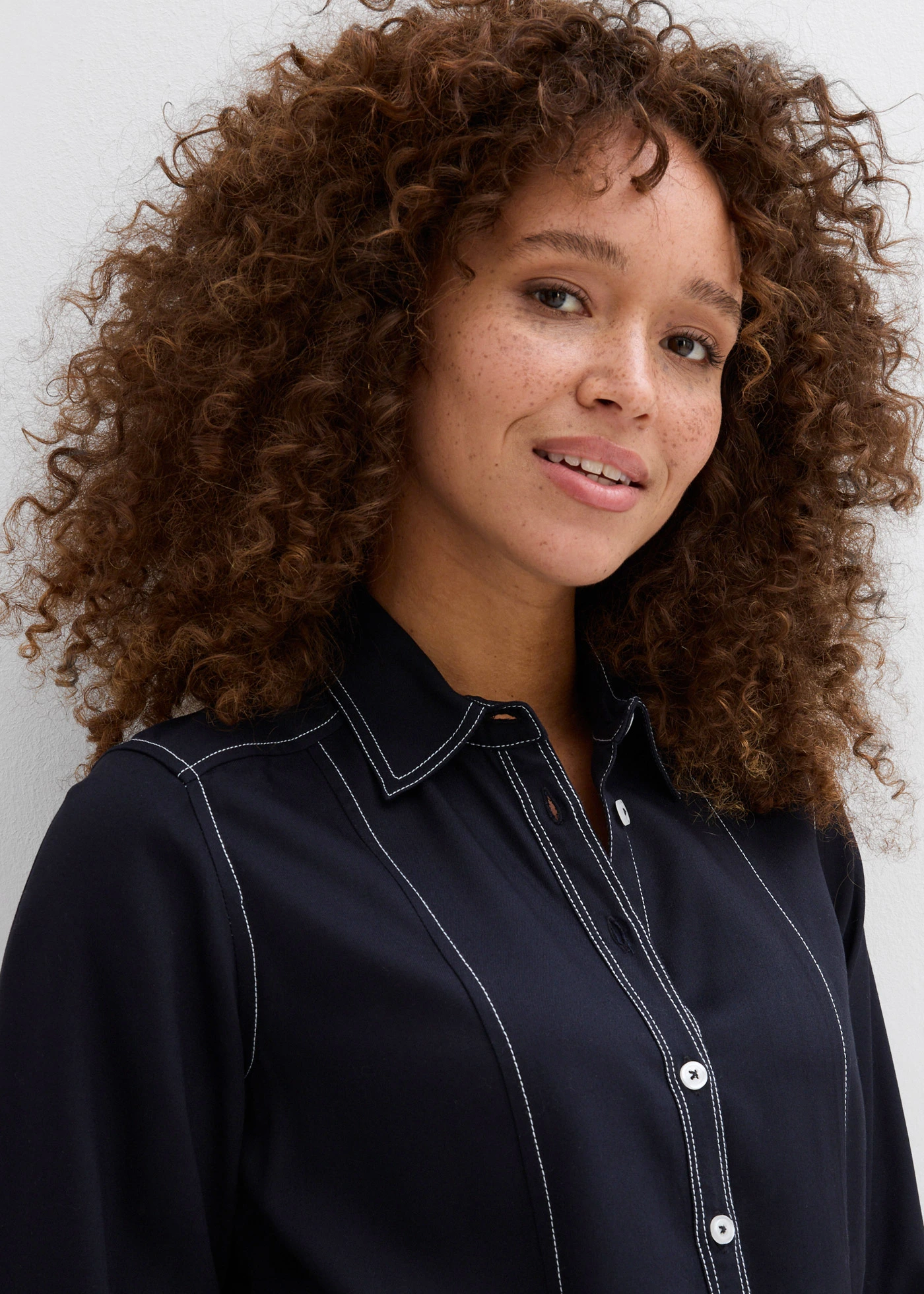 Bluzka z wiskozy • czarny + biel wełny • sklep bonprix