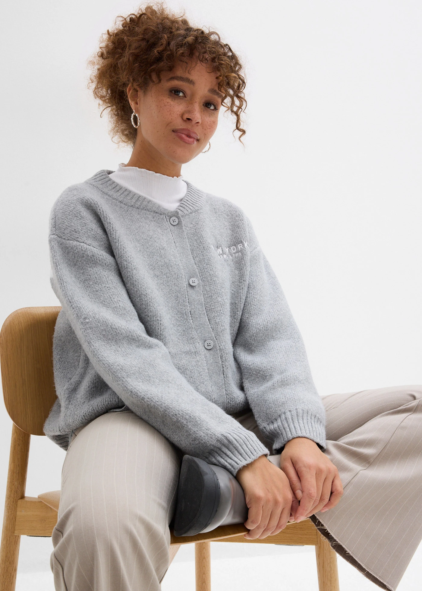 Gilet en maille oversize • gris clair chiné-blanc • Boutique bonprix