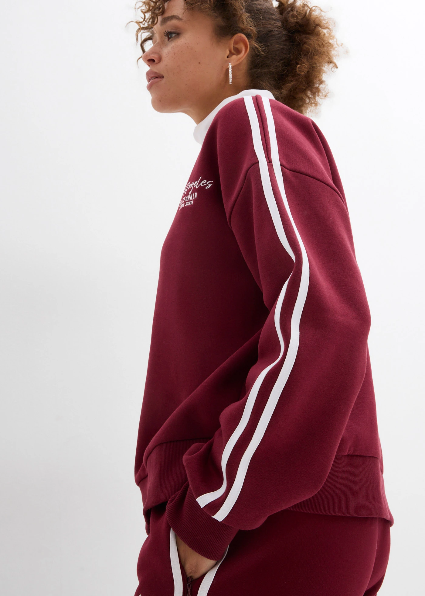 Bluza oversize z miękkiej mieszanki bawełny • czerwony klonowy - biały z nadrukiem • sklep bonprix