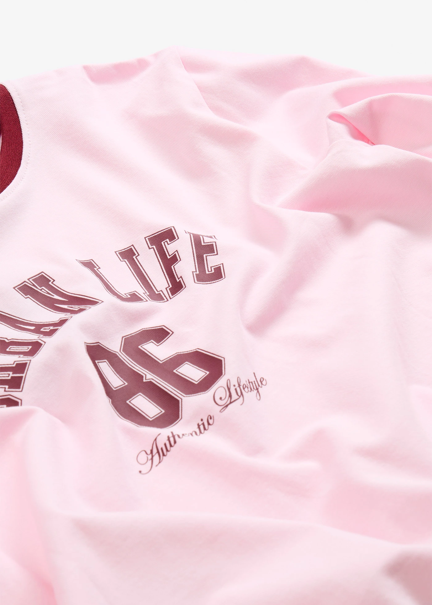 Kort shirt met lange mouwen in een elastische katoenmix • kristalroze-robijnrood met print • bonprix online shop