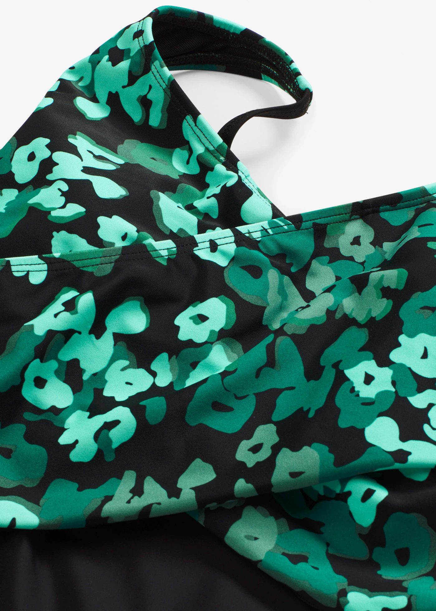 Medium corrigerend badpak in wikkellook • zwart-groen gebloemd • bonprix online shop