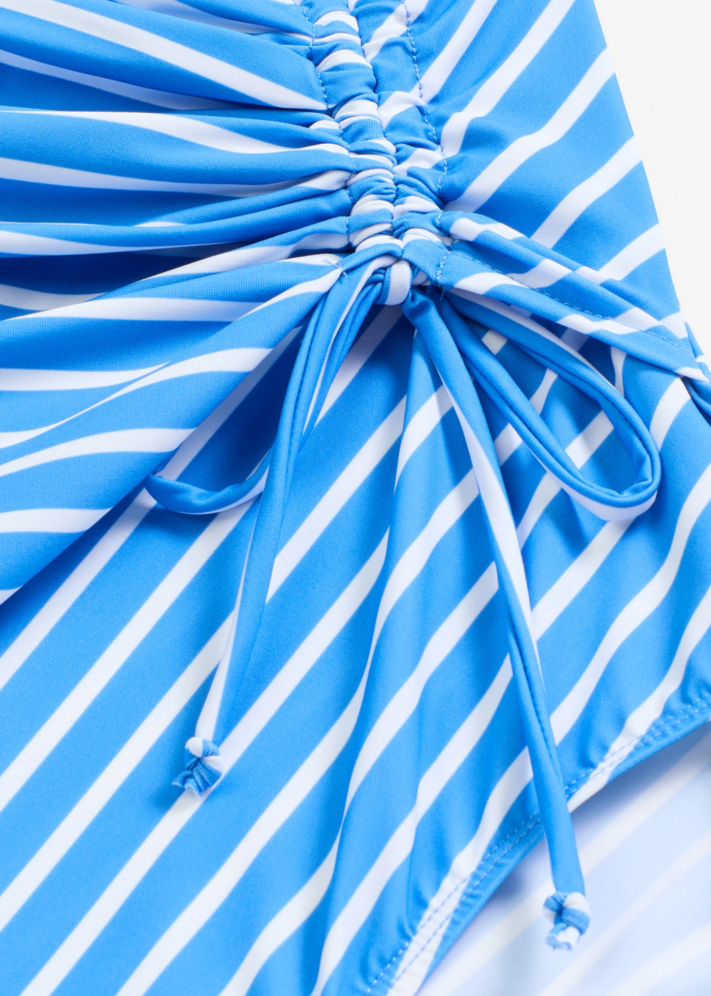 Maillot 1 pièce sculptant avec lien à nouer, maintien léger • bleu acier rayé • Boutique bonprix