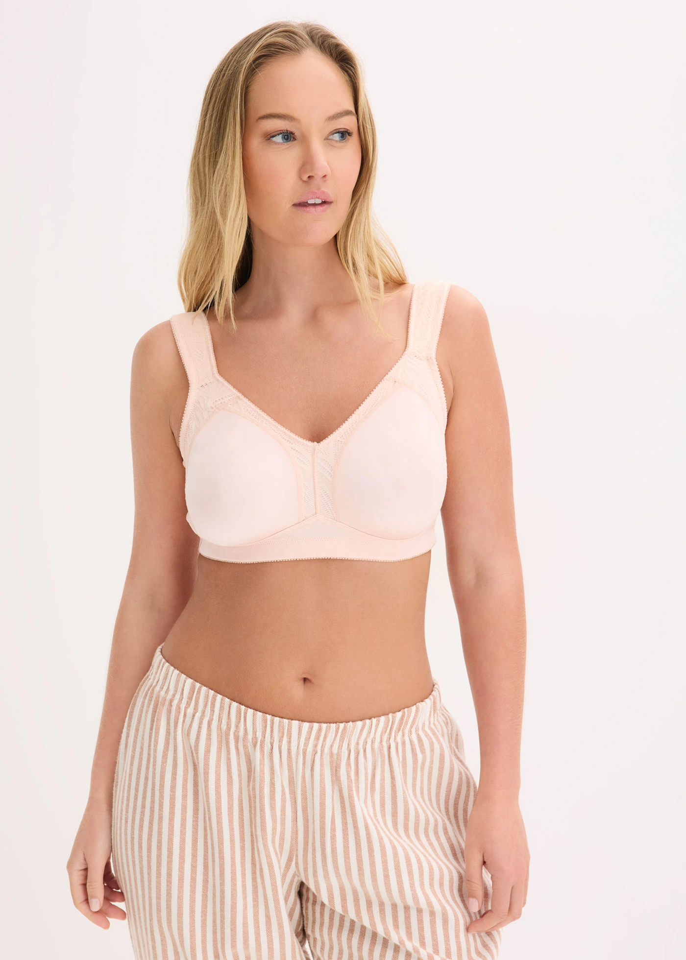 Odľahčujúca podprsenka bez kostíc, s vystuženými ramienkami • hodvábne ružová • obchod bonprix