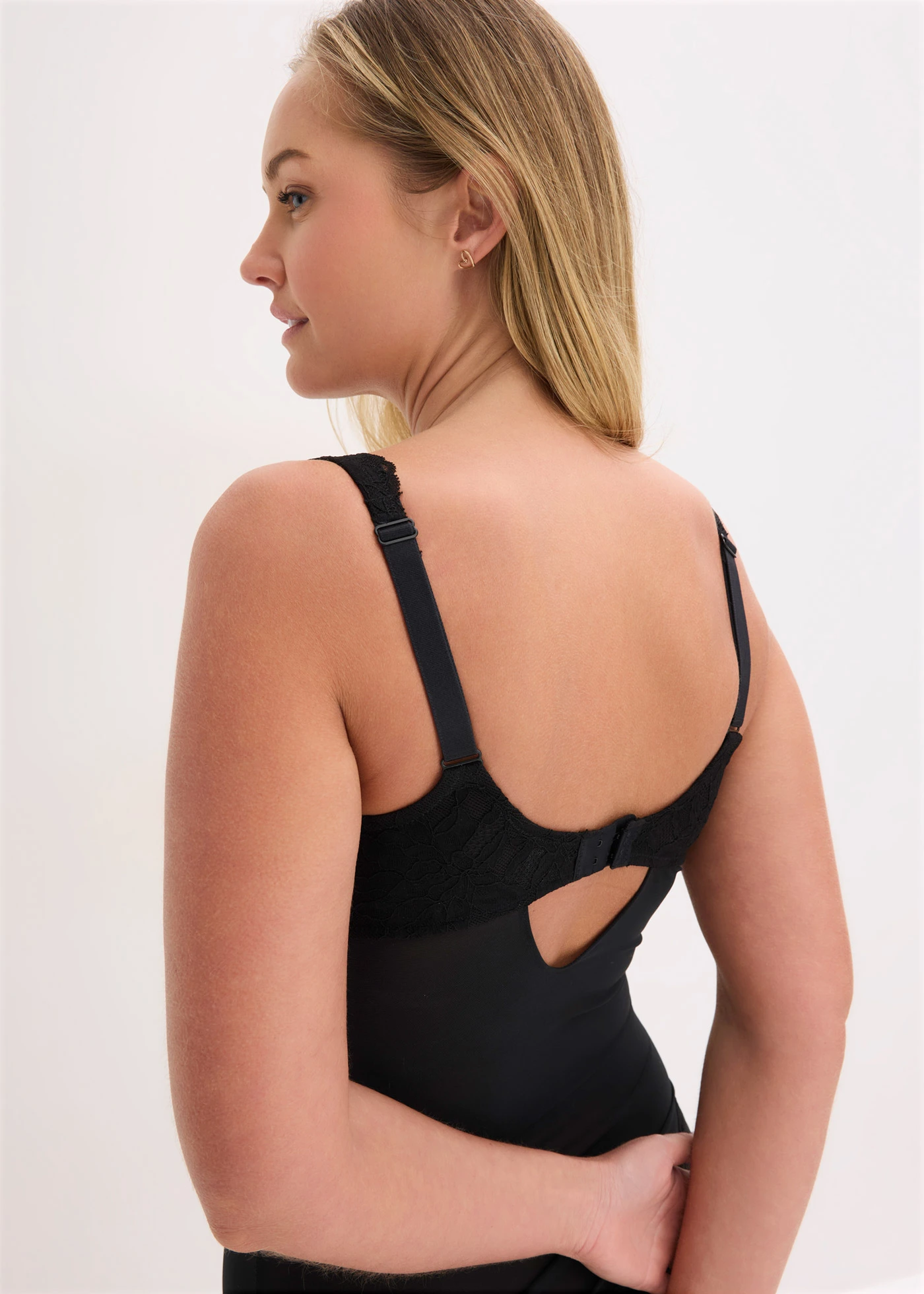 Licht corrigerende body met kant • zwart • bonprix online shop