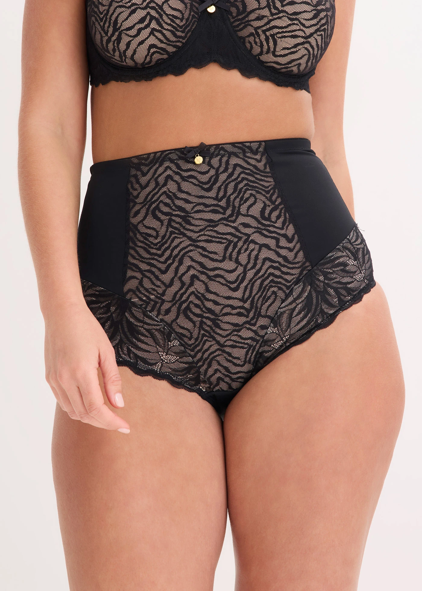 Figi panty z koronką, średni stopień modelowania • czarny • sklep bonprix