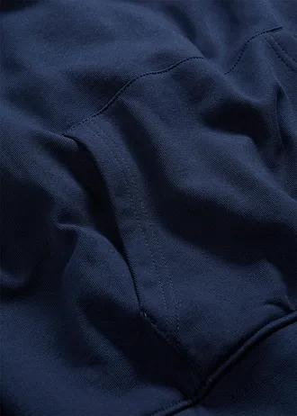 Hanorac cu glugă din bumbac organic 100% cu imprimeu mare pe spate, Loose Fit • bleumarin cu imprimeu • magazin bonprix