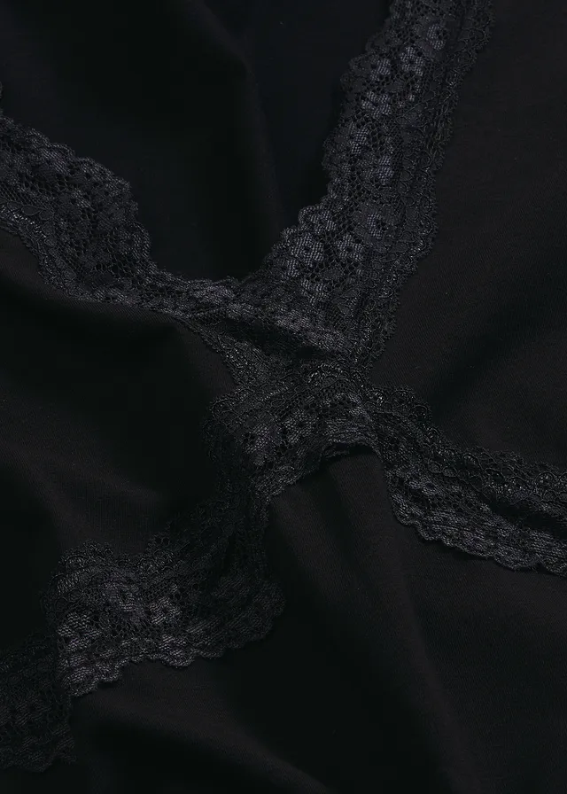Pyjama à empiècement en dentelle • noir • product-page.page-title-suffix