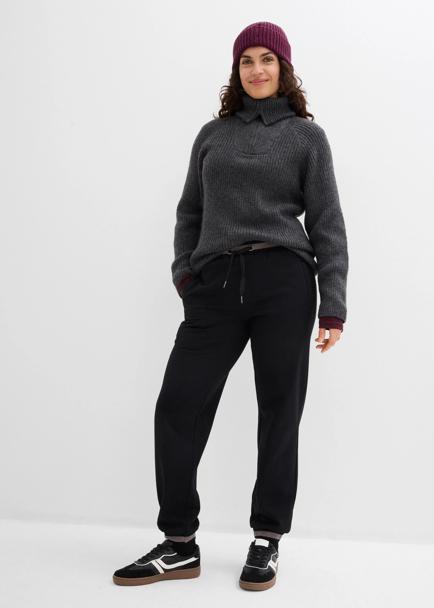 Spodnie dresowe z mieszanki bawełny, 2-pak • 2 x czarny • sklep bonprix