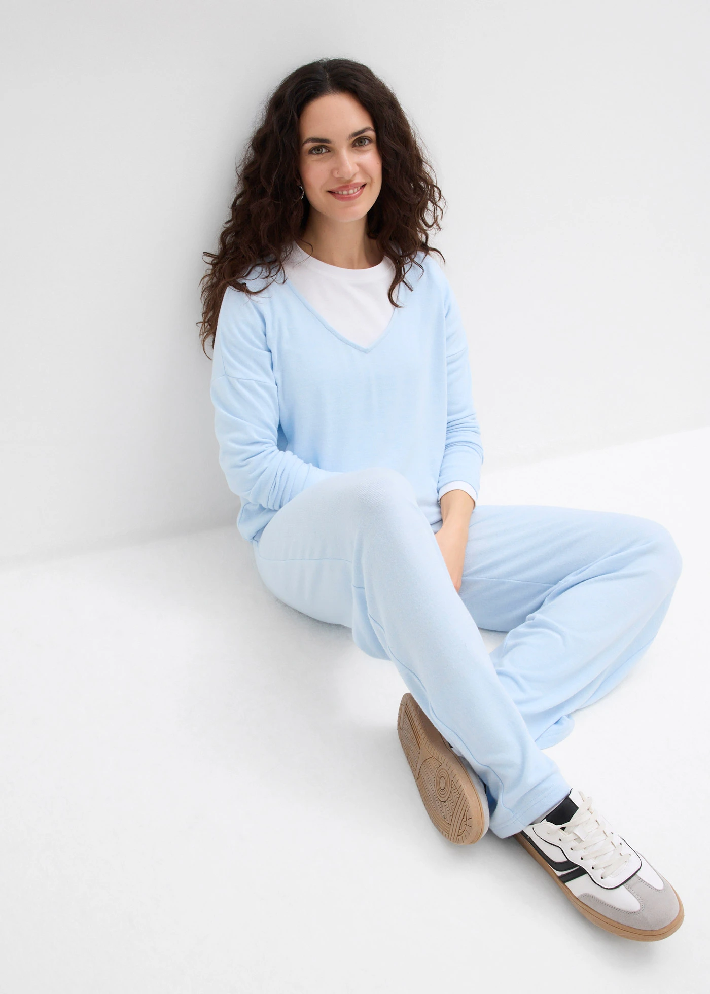 Pantaloni din jerse cu aspect tricotat • albastru pudrat melanj • magazin bonprix