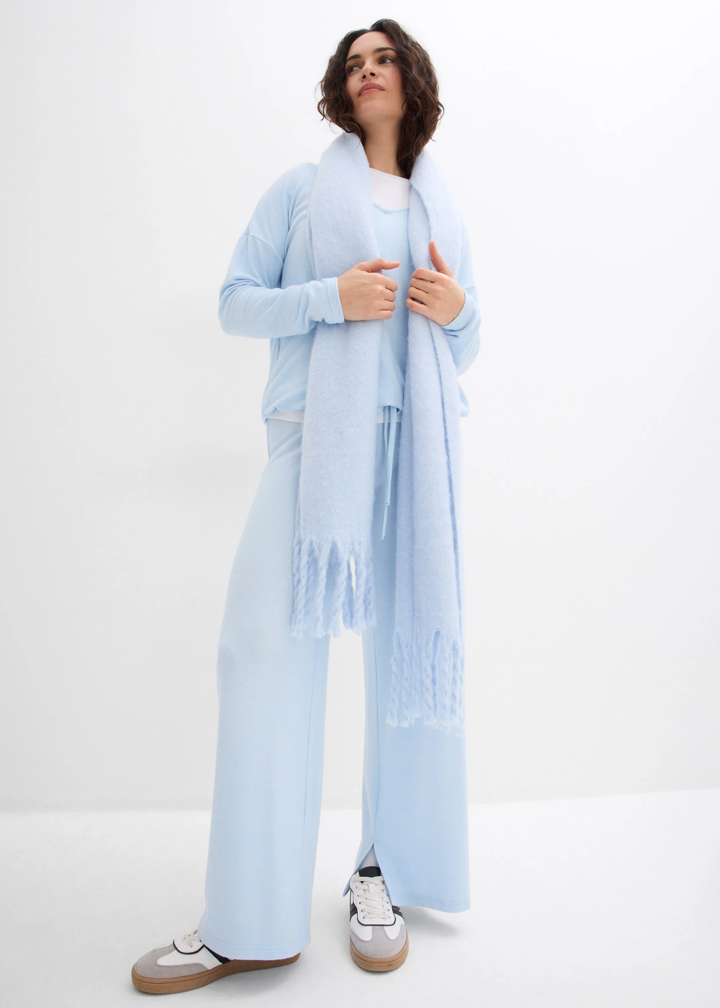 Pantaloni din jerse cu aspect tricotat • albastru pudrat melanj • magazin bonprix