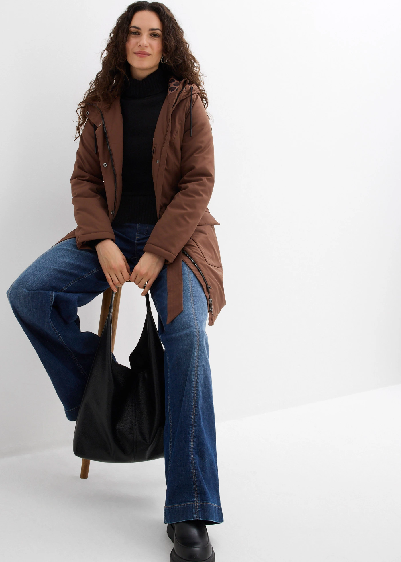 Vízlepergető rövid Outdoor kabát övvel, leopárdmintás béléssel • barna • bonprix áruház